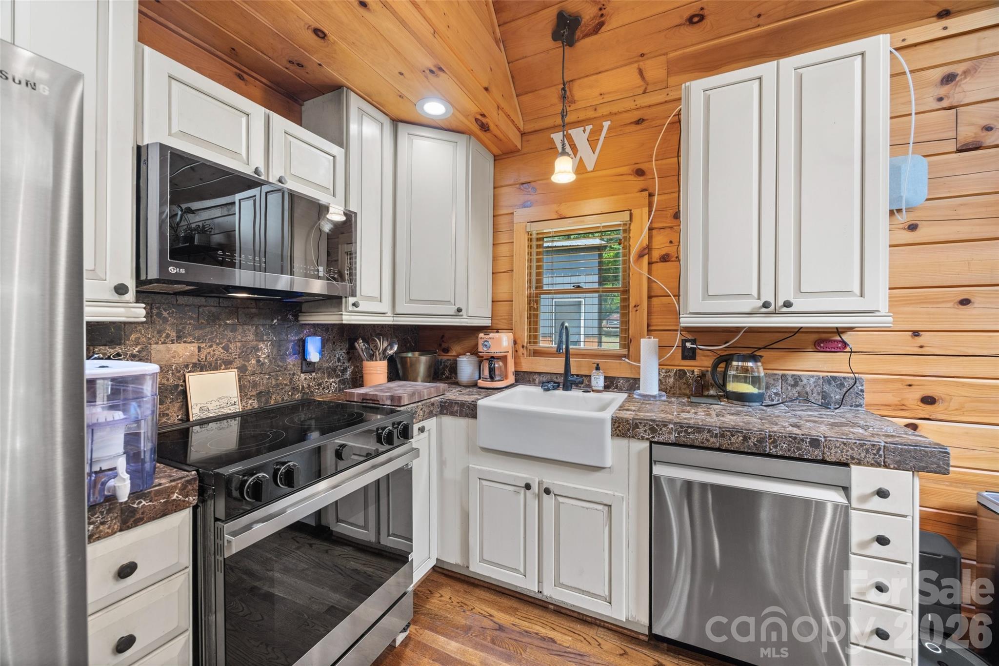 3448 Center Road Property Photo 10