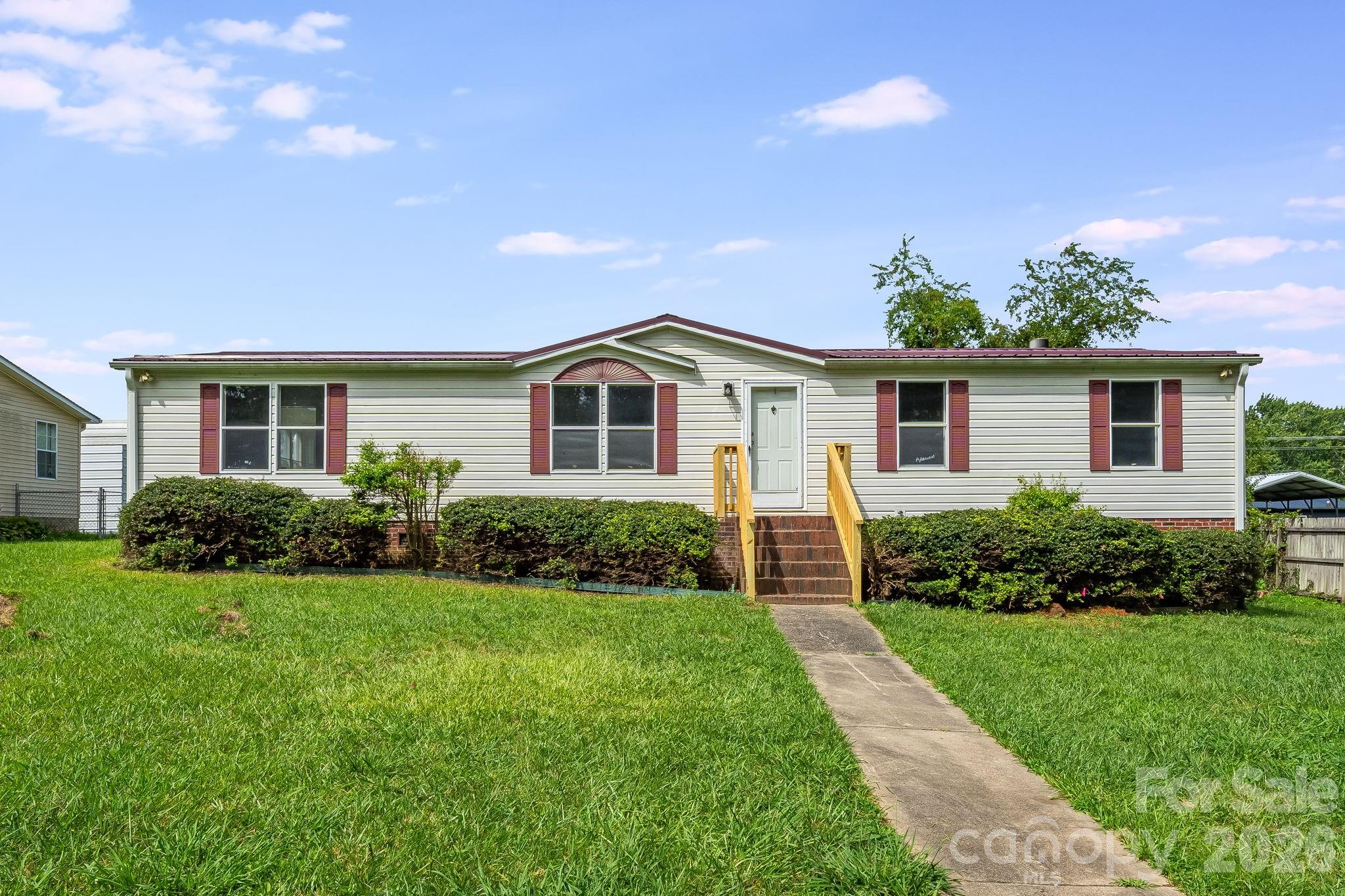 505 Crescent Way Property Photo 1