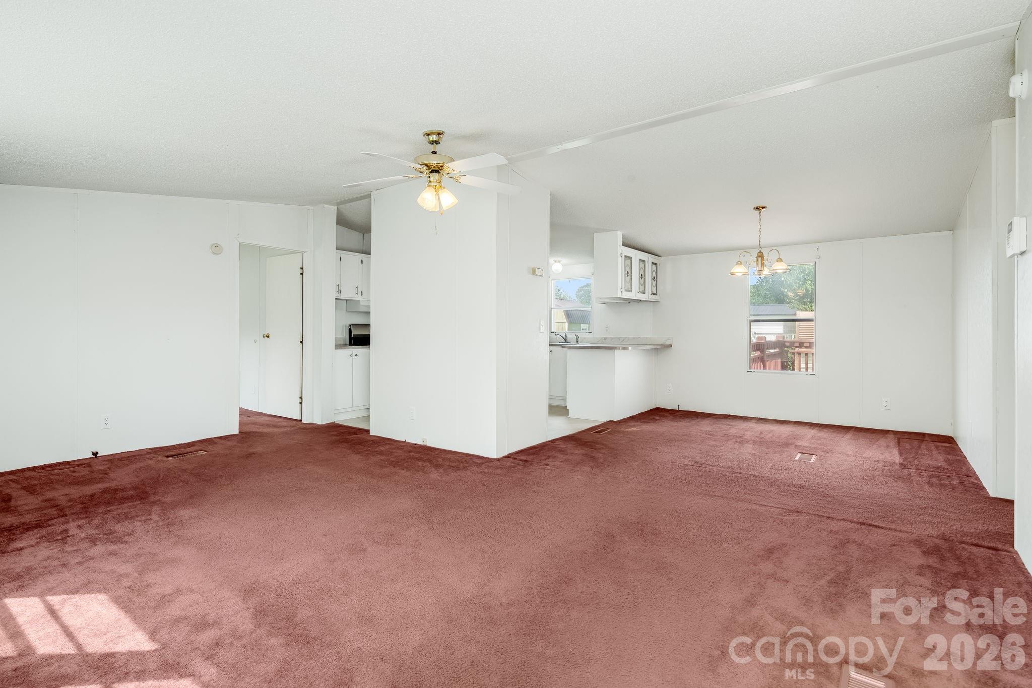 505 Crescent Way Property Photo 4