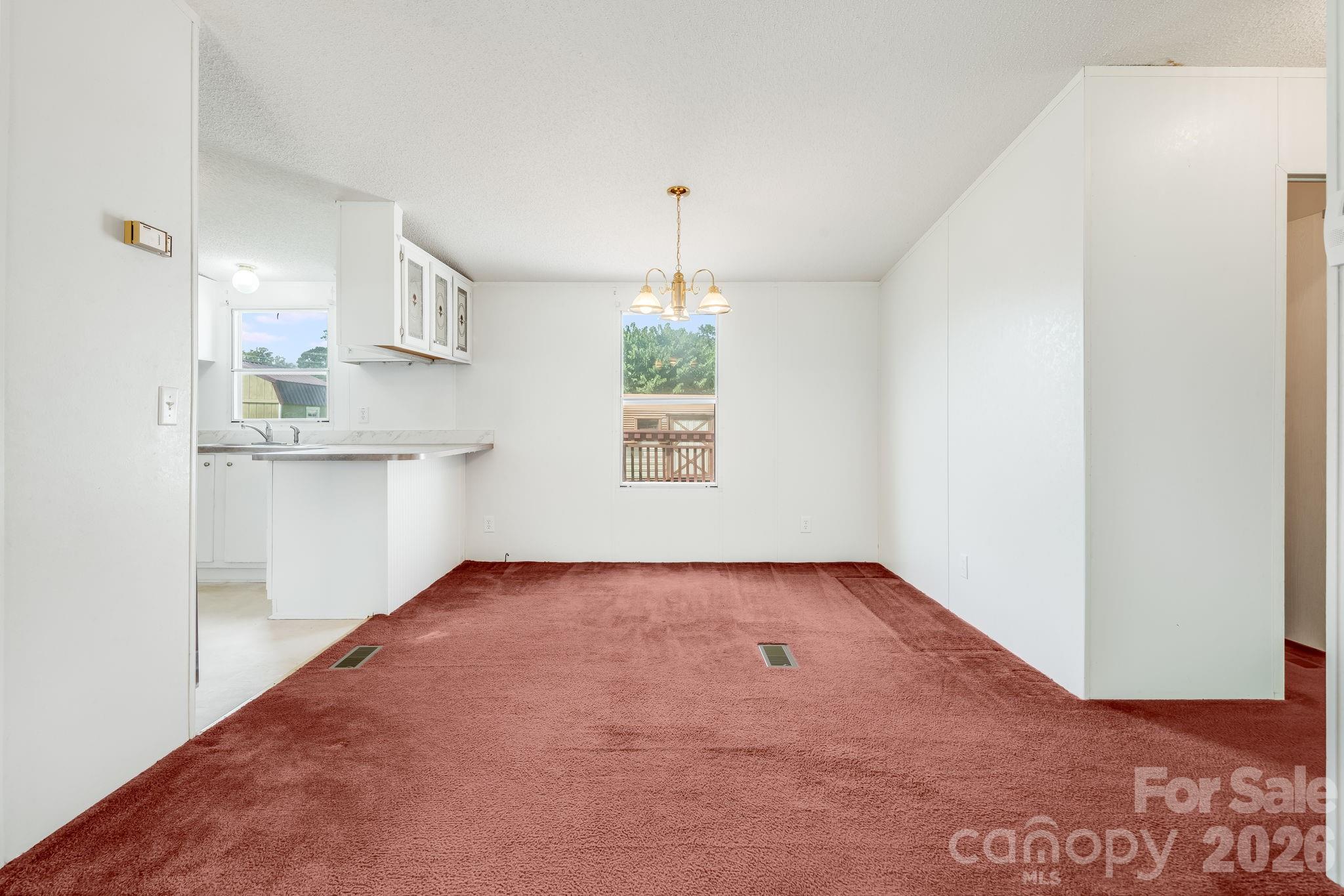 505 Crescent Way Property Photo 7