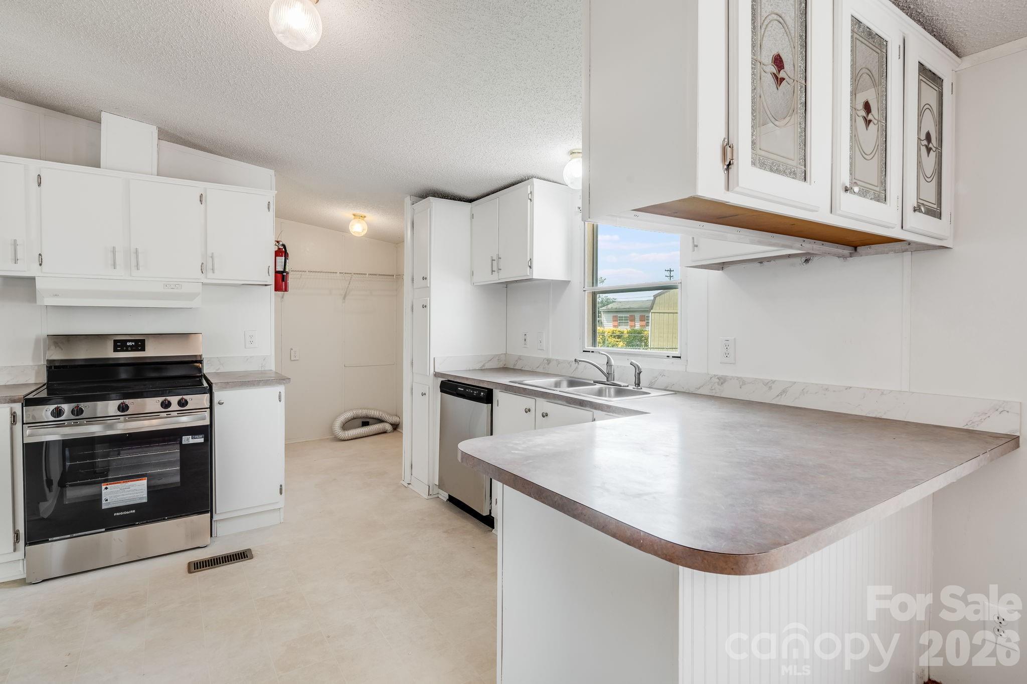 505 Crescent Way Property Photo 10