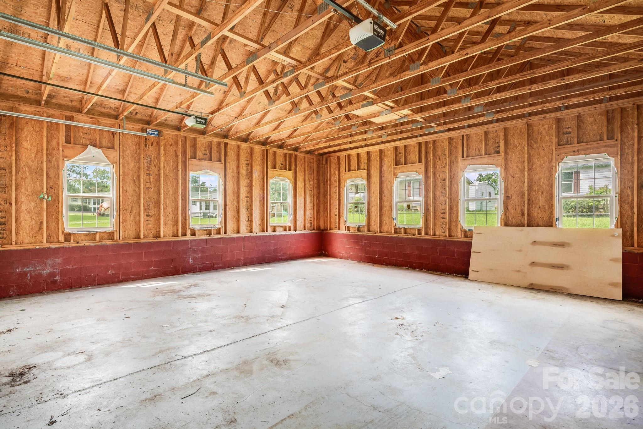 505 Crescent Way Property Photo 29