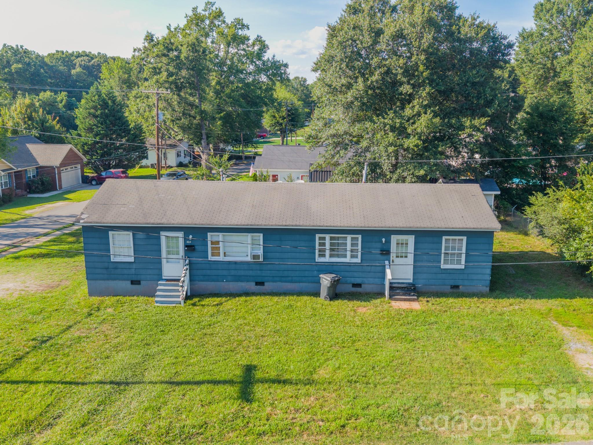 402 E Webb Street Property Photo 2