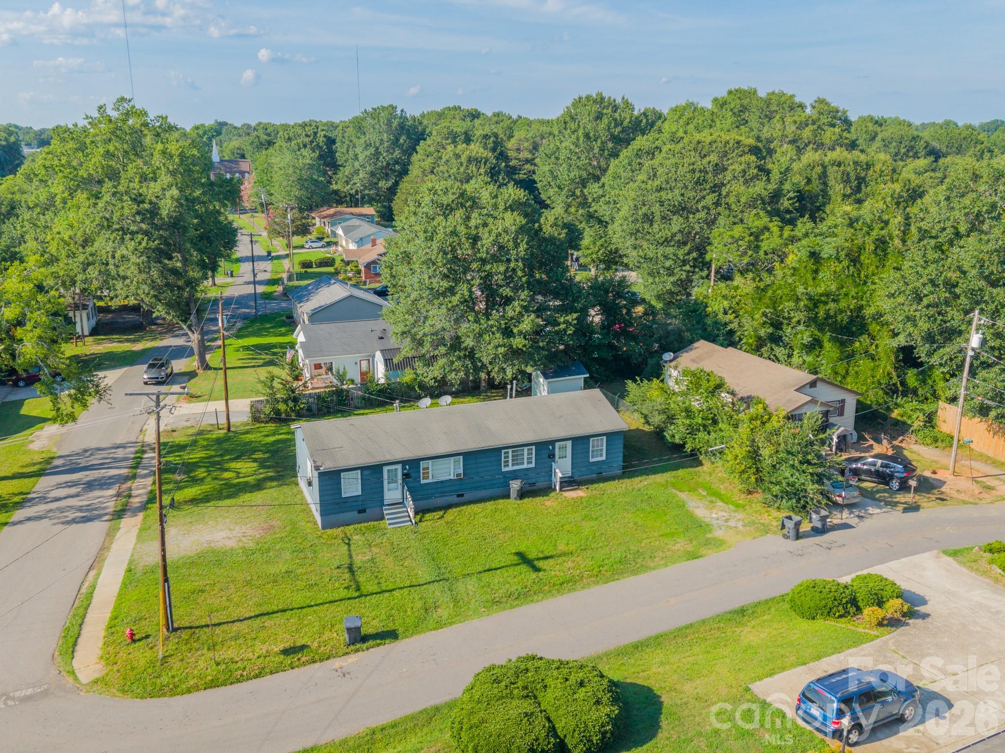 402 E Webb Street Property Photo 4