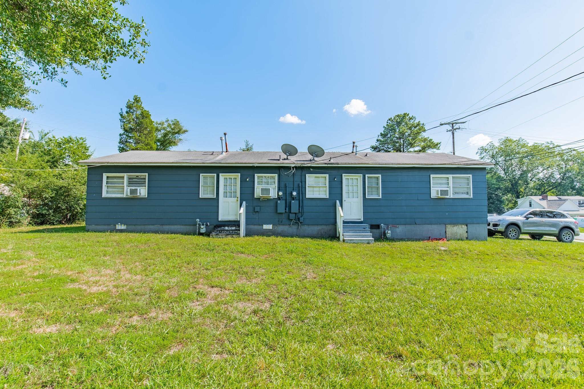 402 E Webb Street Property Photo 8
