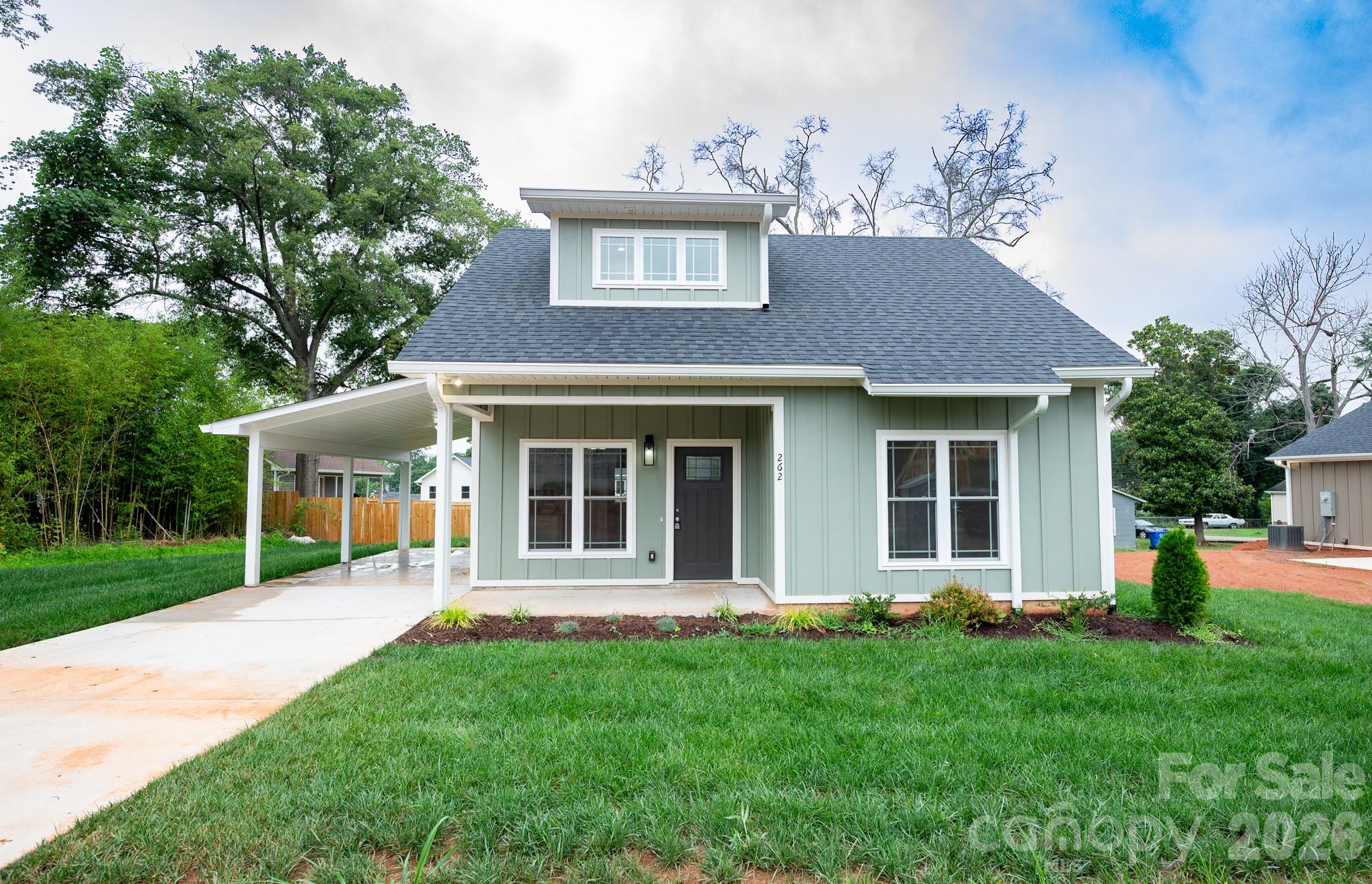 262 Florida Avenue Property Photo 1