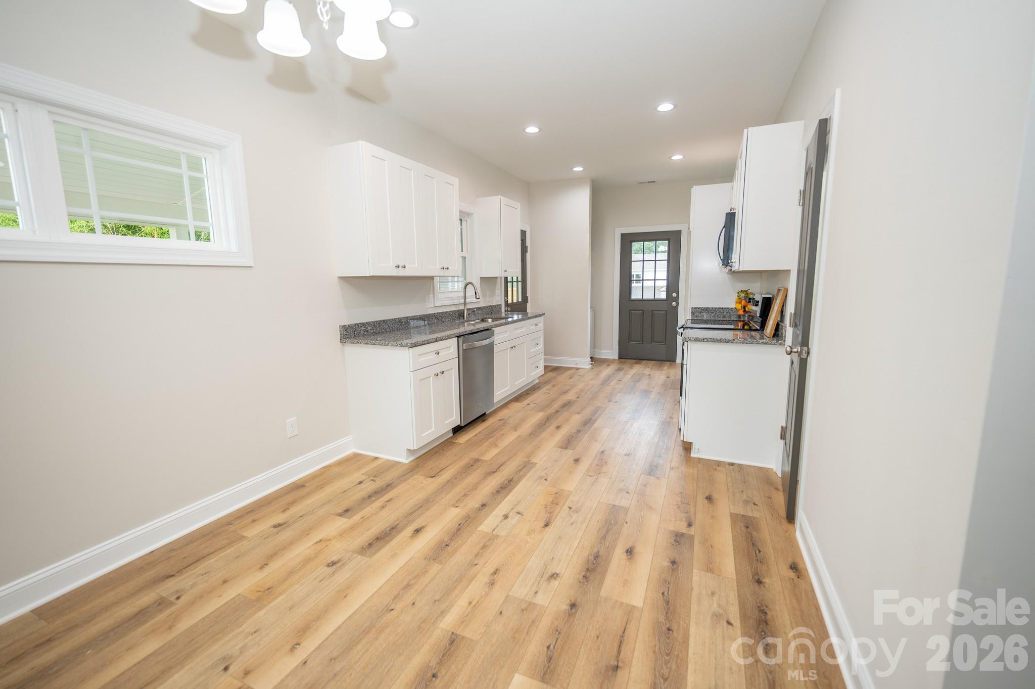 262 Florida Avenue Property Photo 4