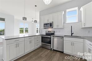 935 Mcalway Road 306 Property Photo 4