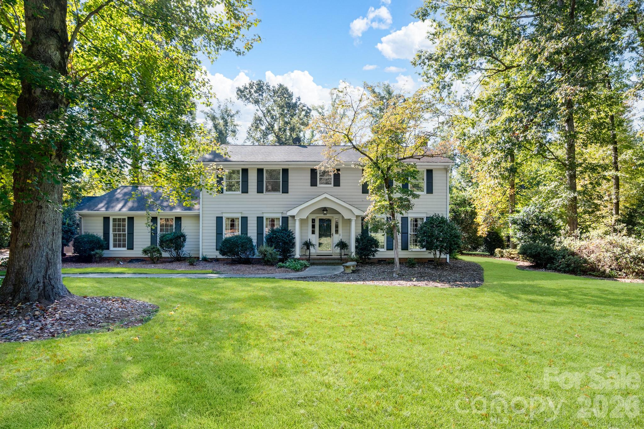 233 Nottingham Circle Property Photo 1