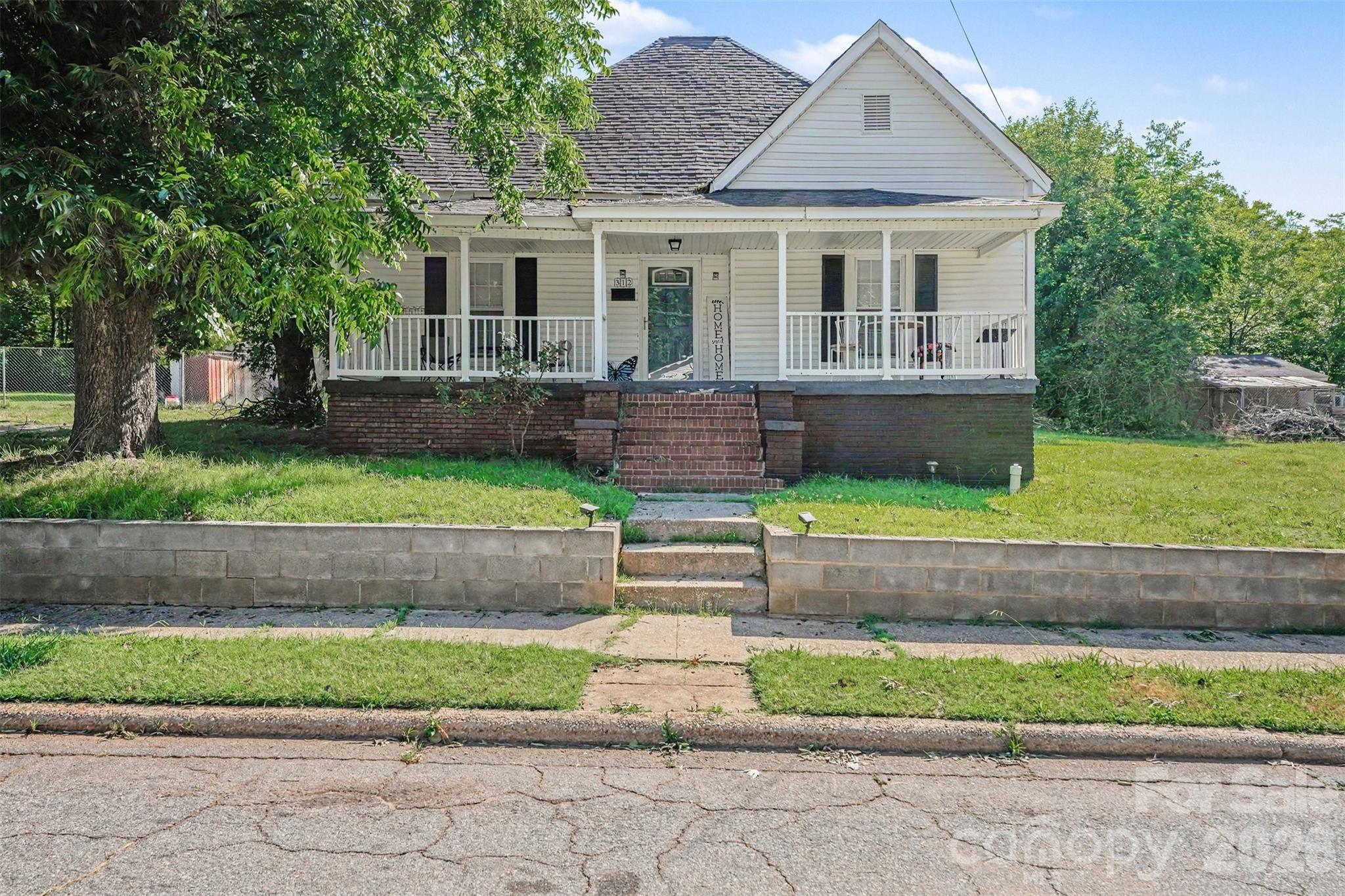312 Vance Avenue Property Photo 1