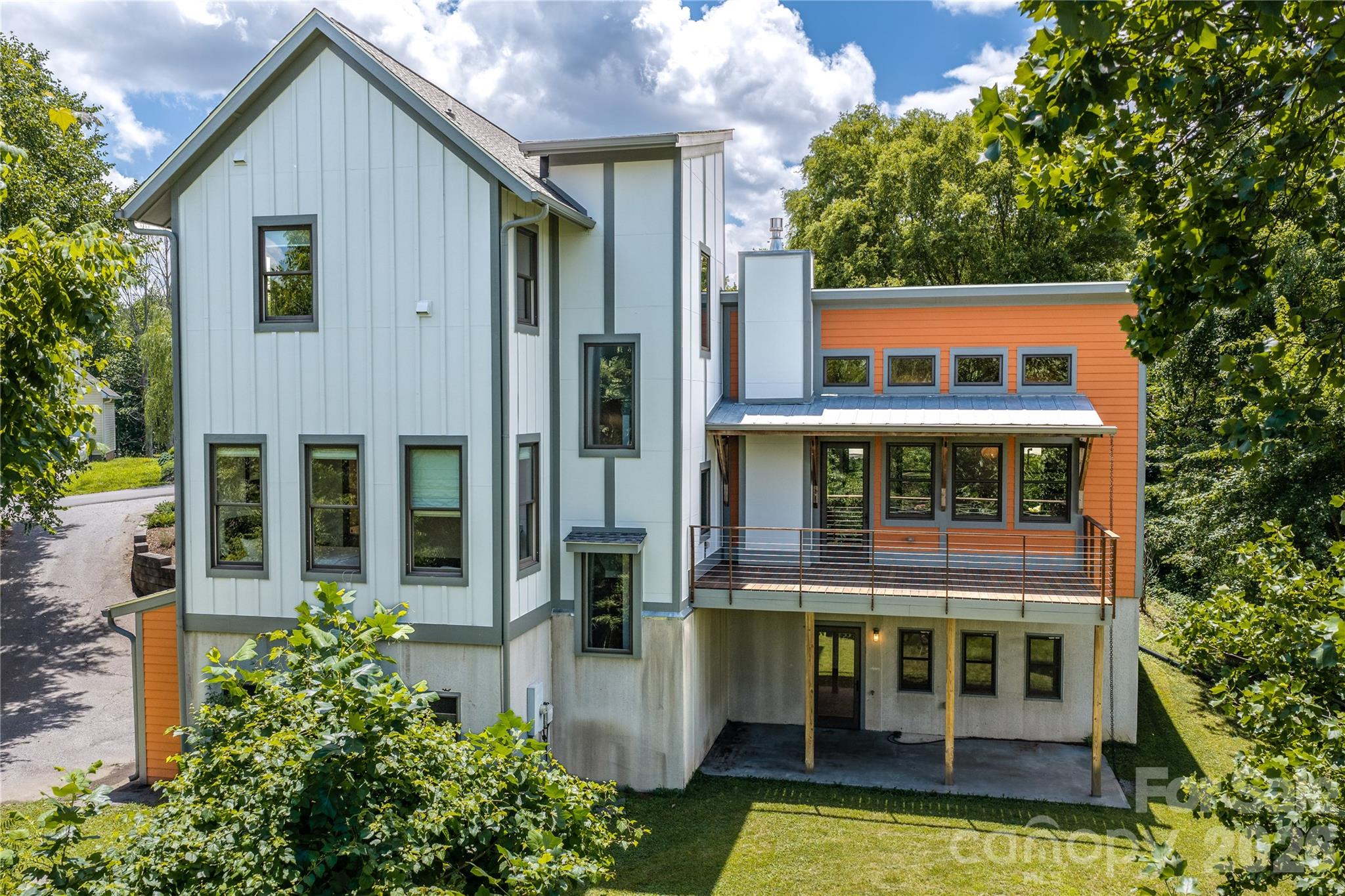 31 Grey River Run Property Photo 5