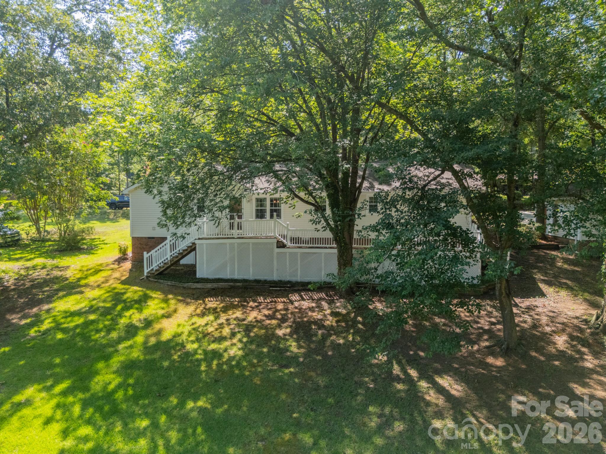 1077 E Shore Drive Property Photo 14
