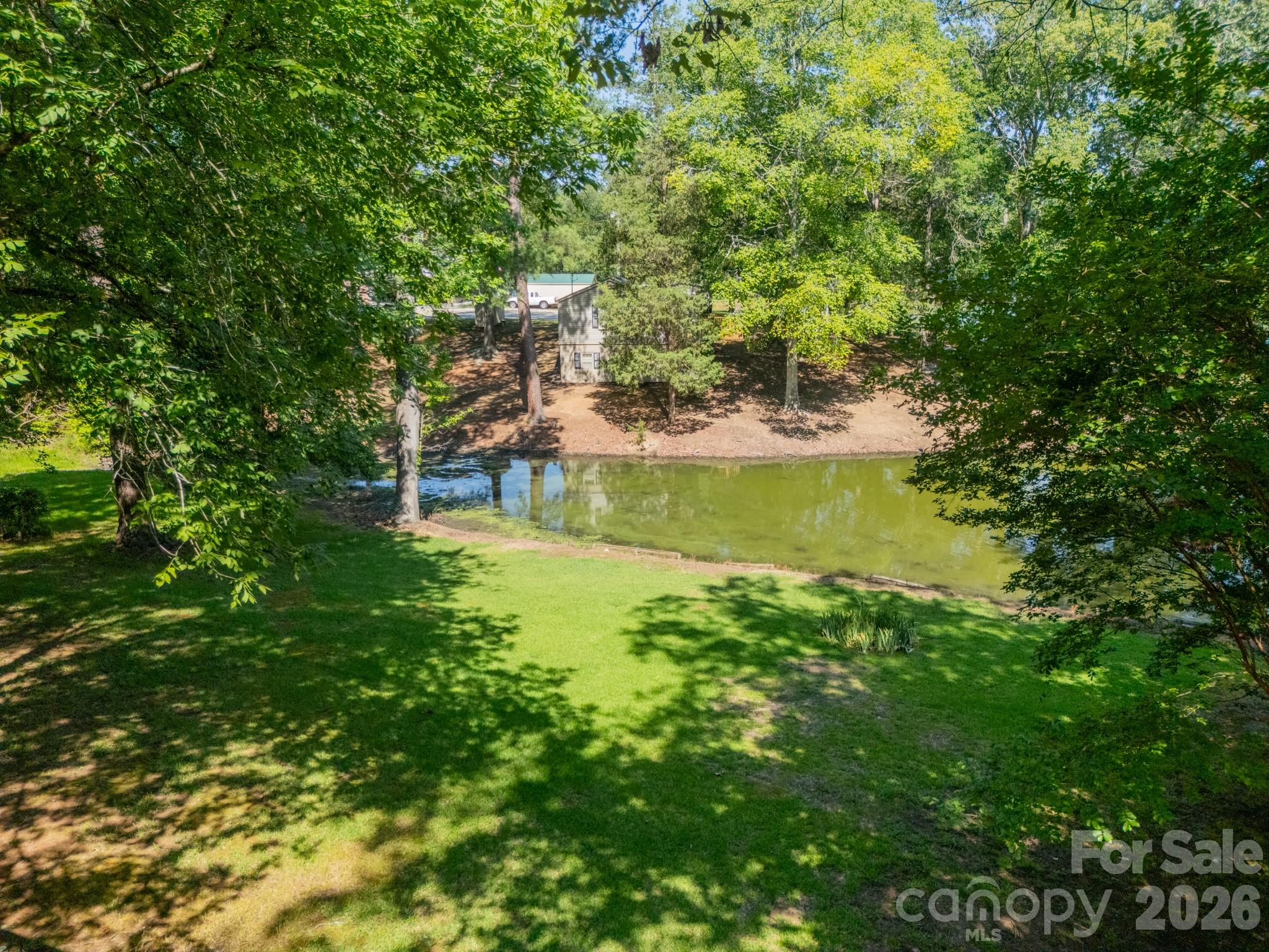 1077 E Shore Drive Property Photo 17