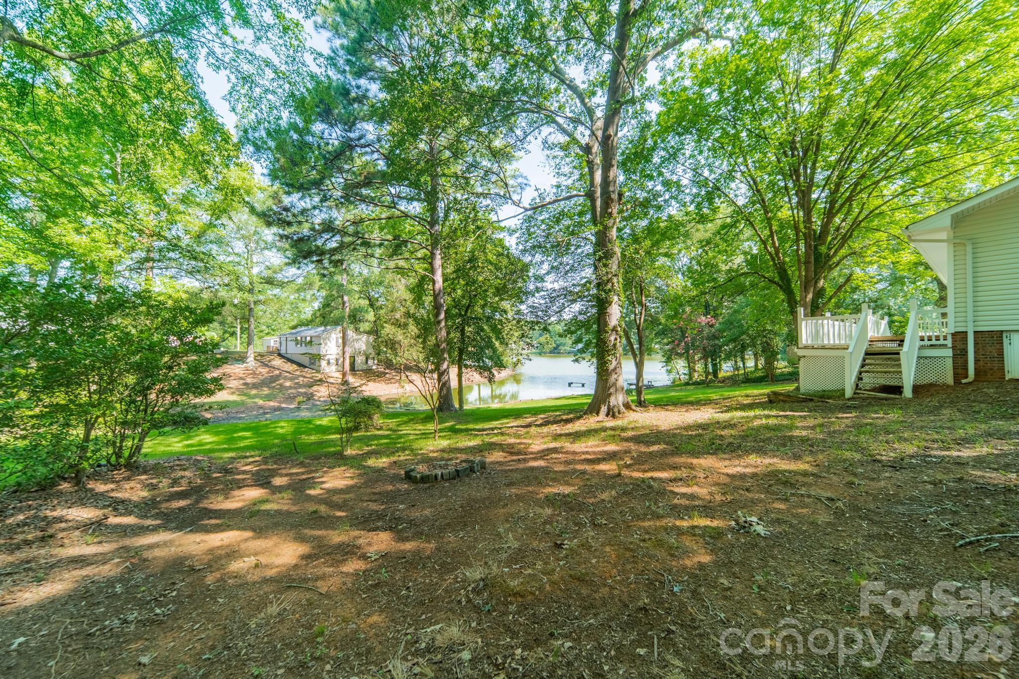 1077 E Shore Drive Property Photo 19