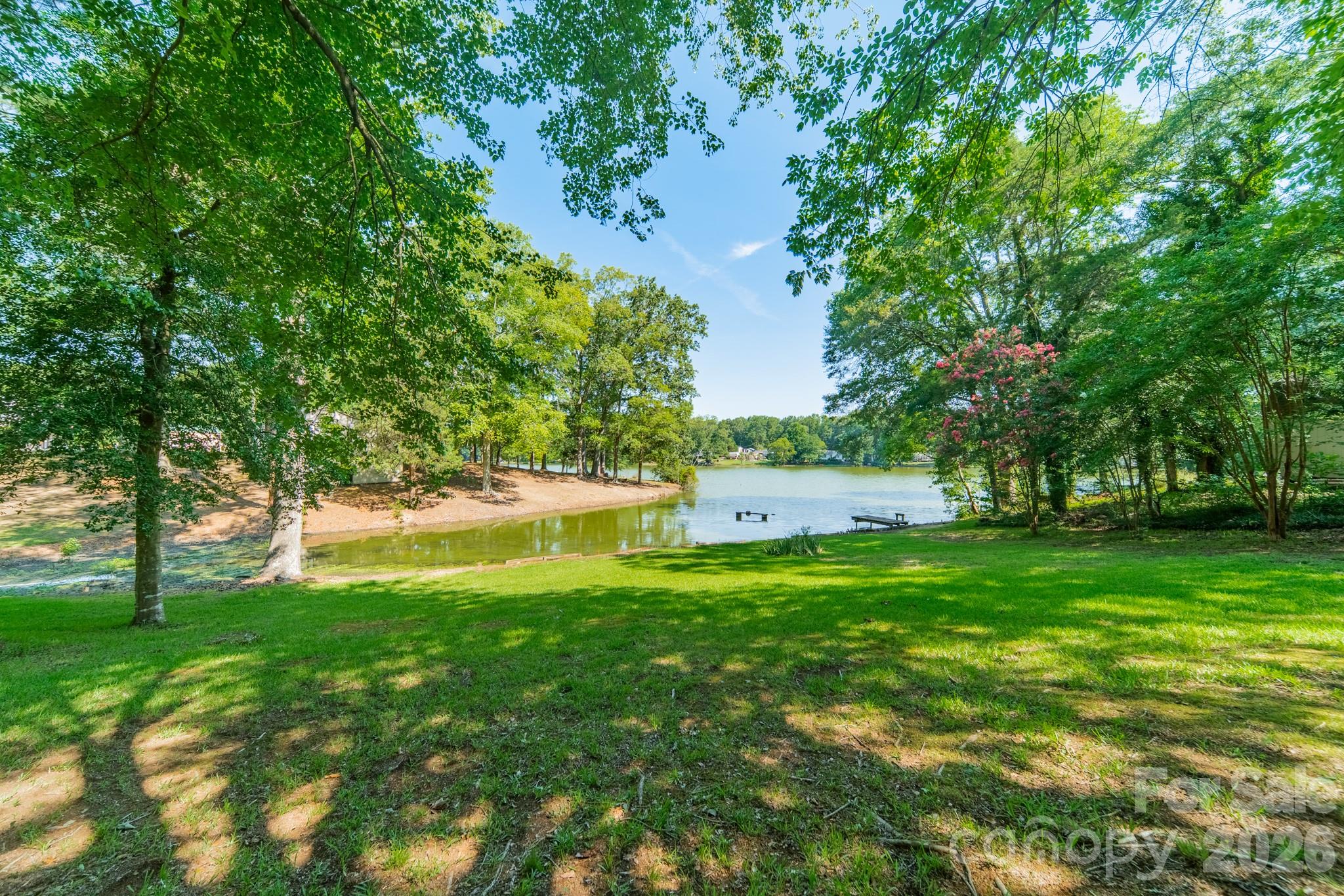 1077 E Shore Drive Property Photo 20