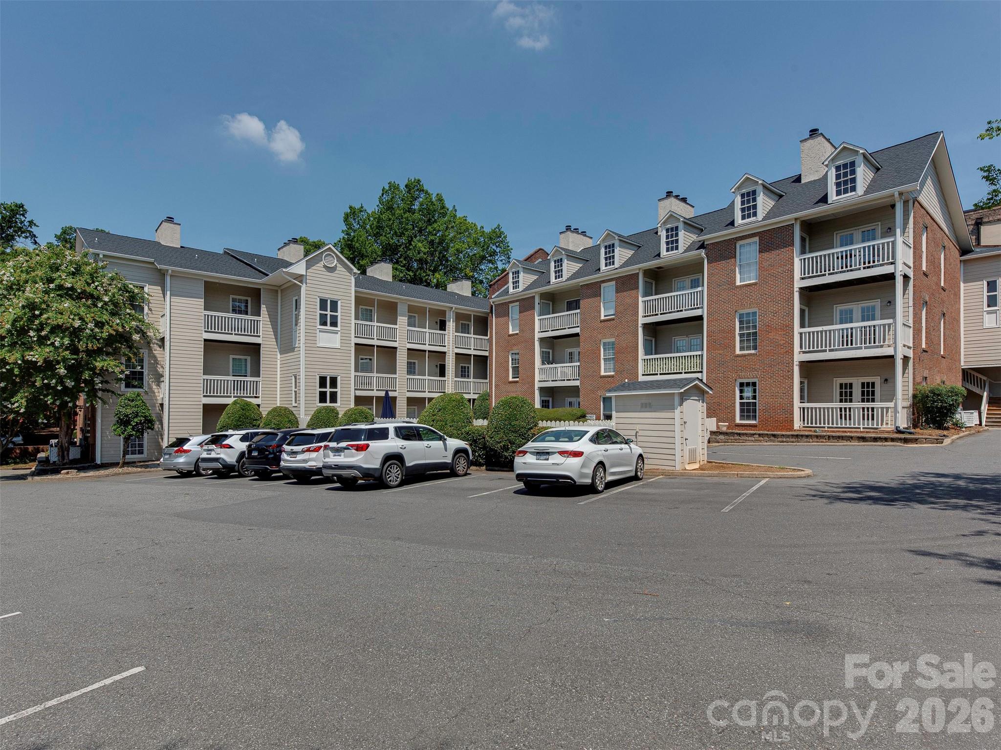 301 Queens Road 105 Property Photo 32