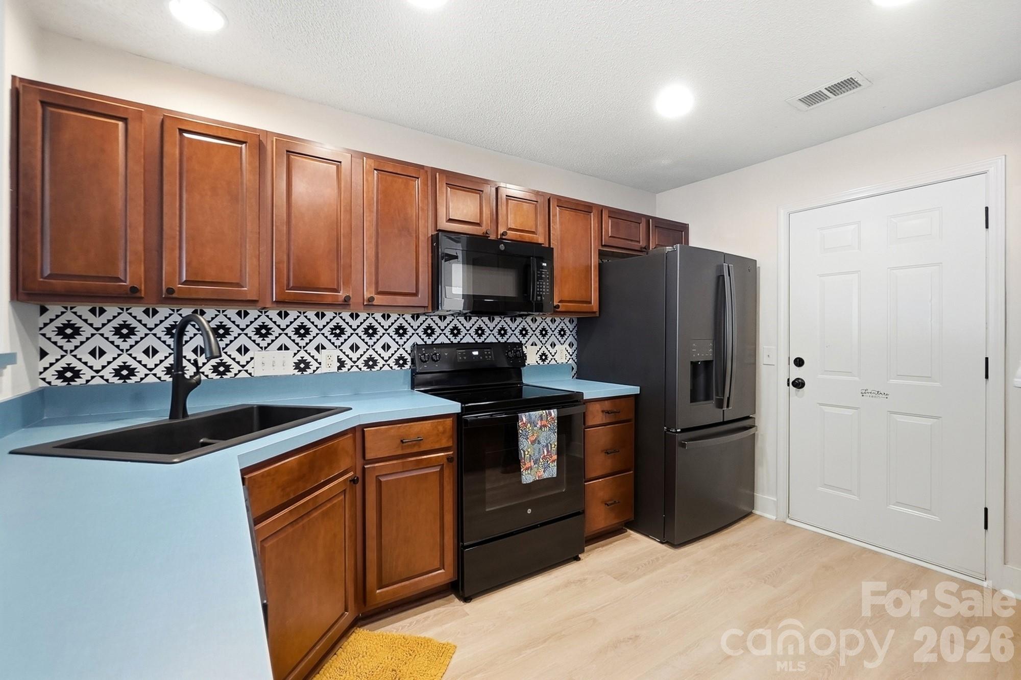 1730 Eagle Ridge Drive Property Photo 10