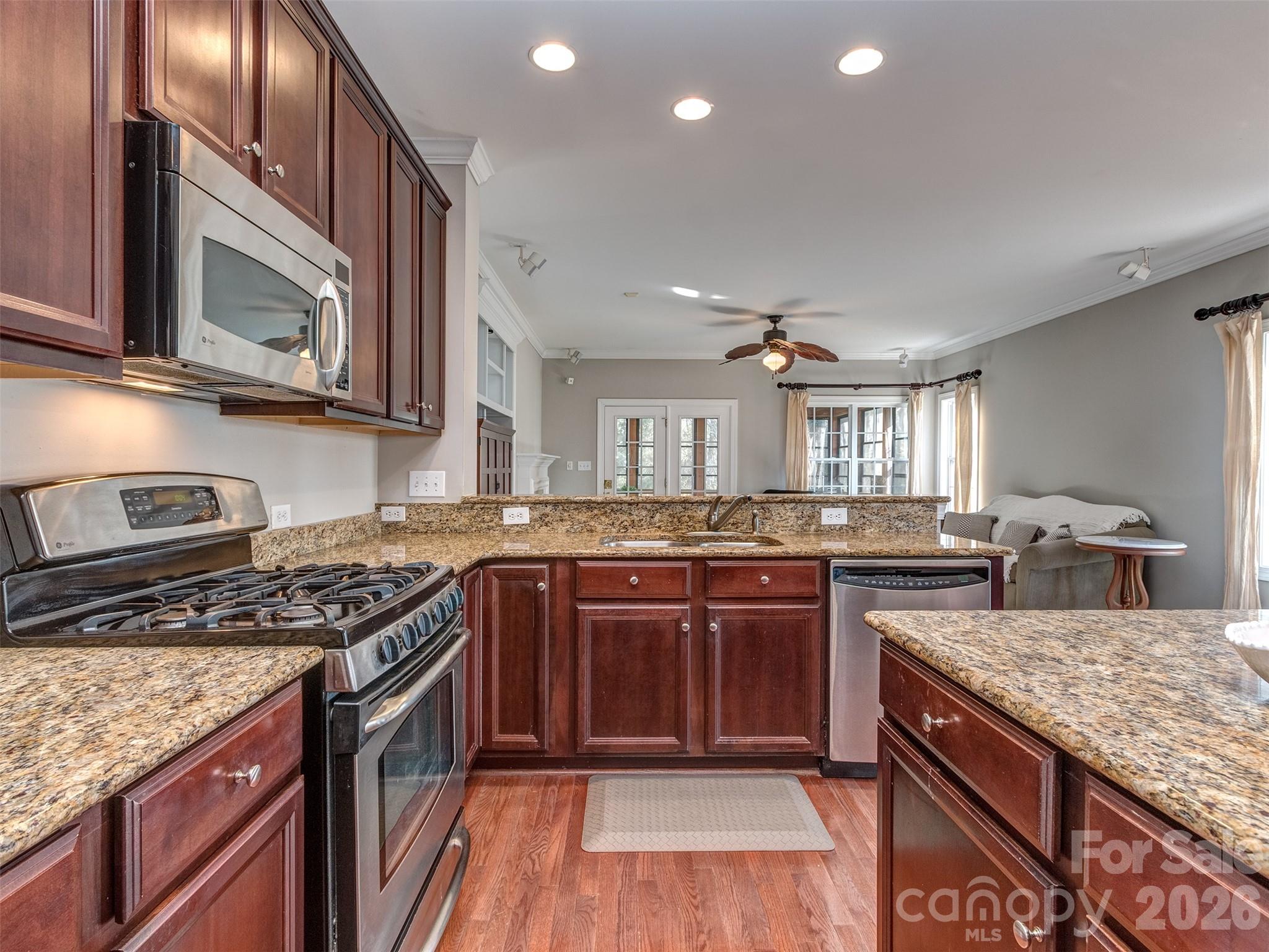 12103 Crescent Run Court Property Photo 3