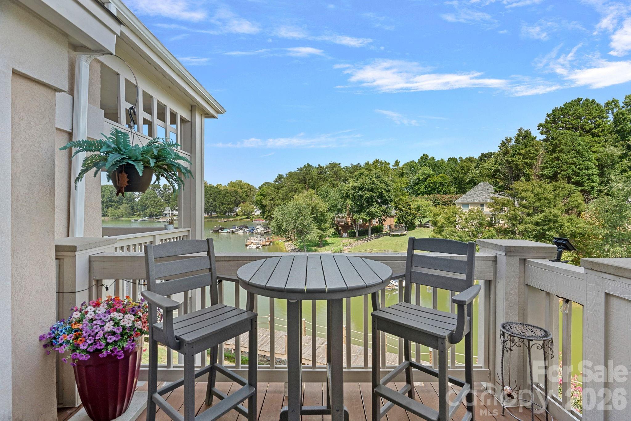 103 Pier 33 Drive 218 Property Photo 2