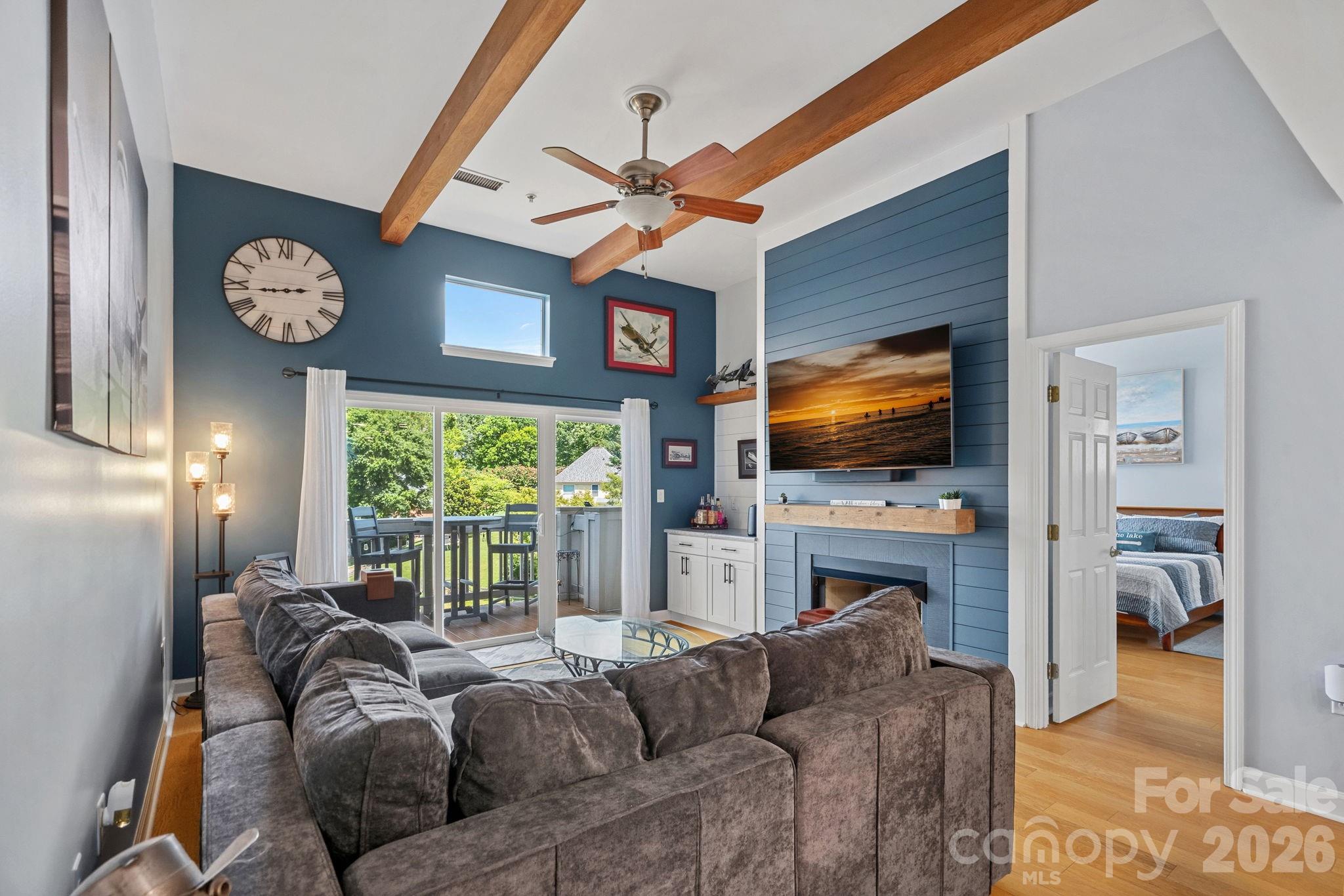 103 Pier 33 Drive 218 Property Photo 10