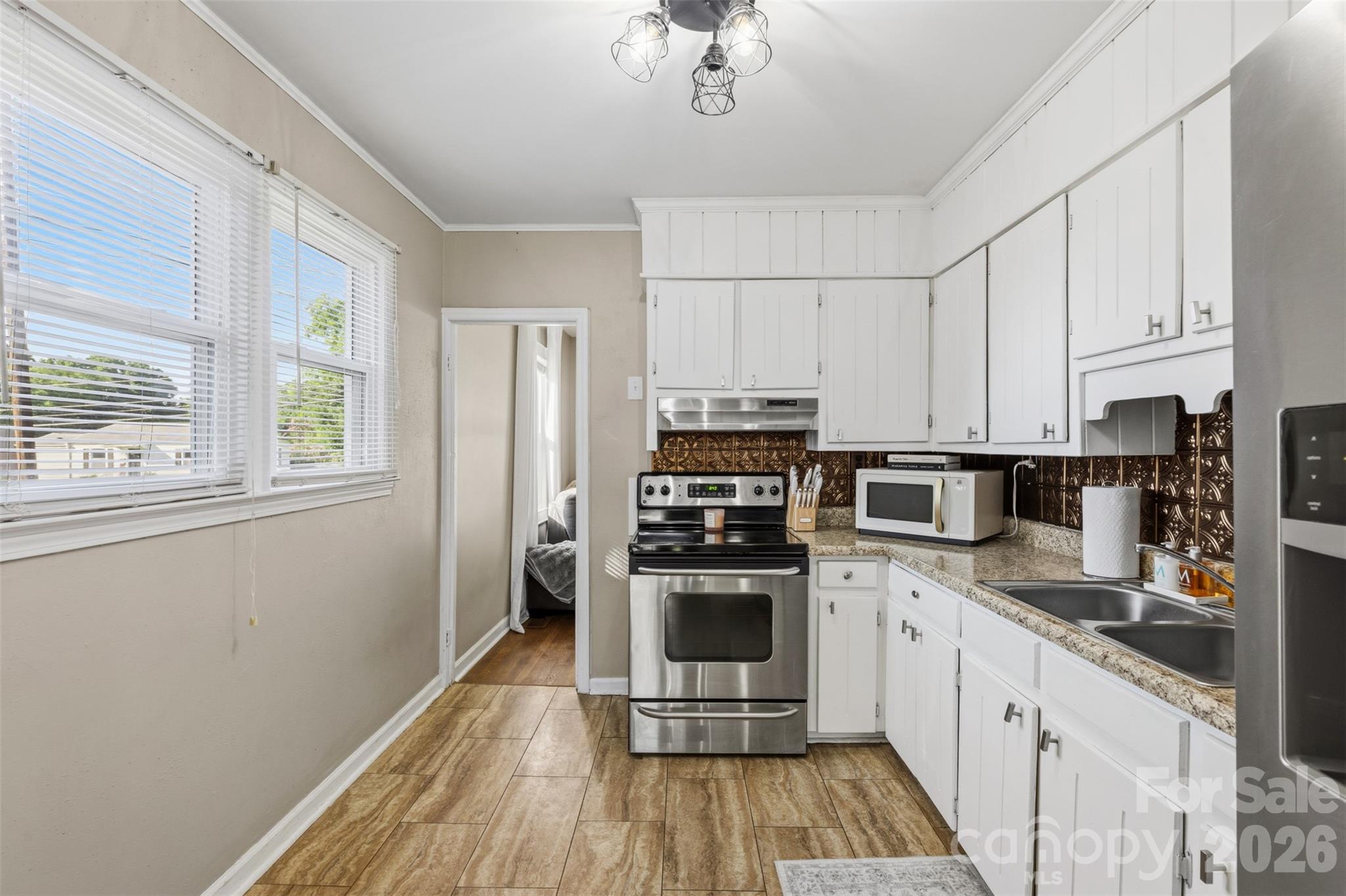 300 Harris Street Property Photo 8