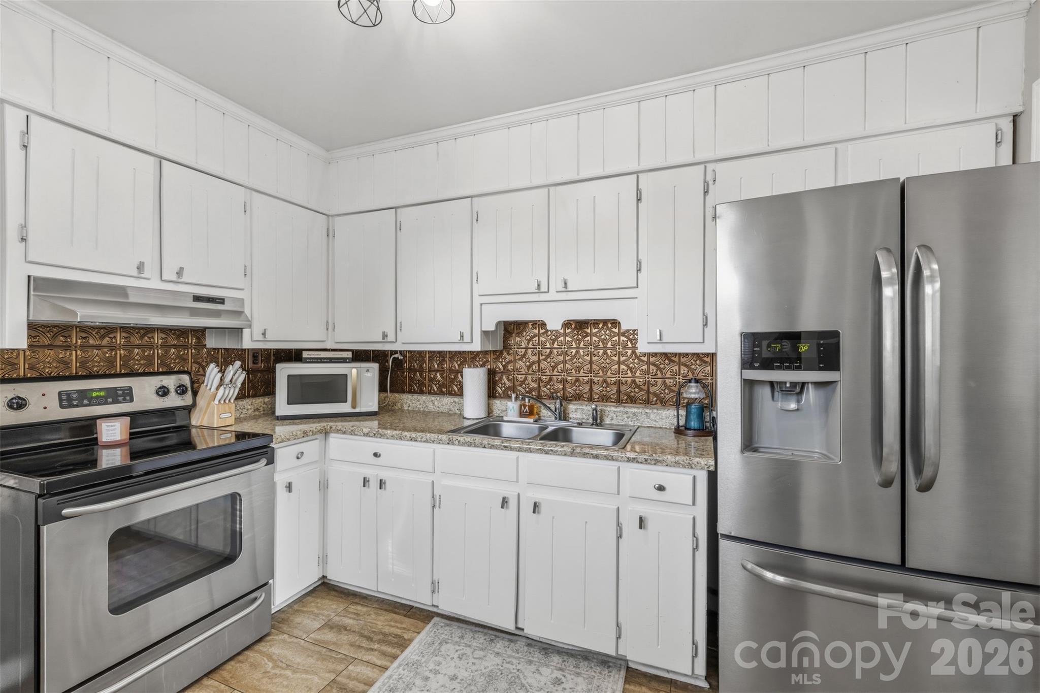 300 Harris Street Property Photo 9