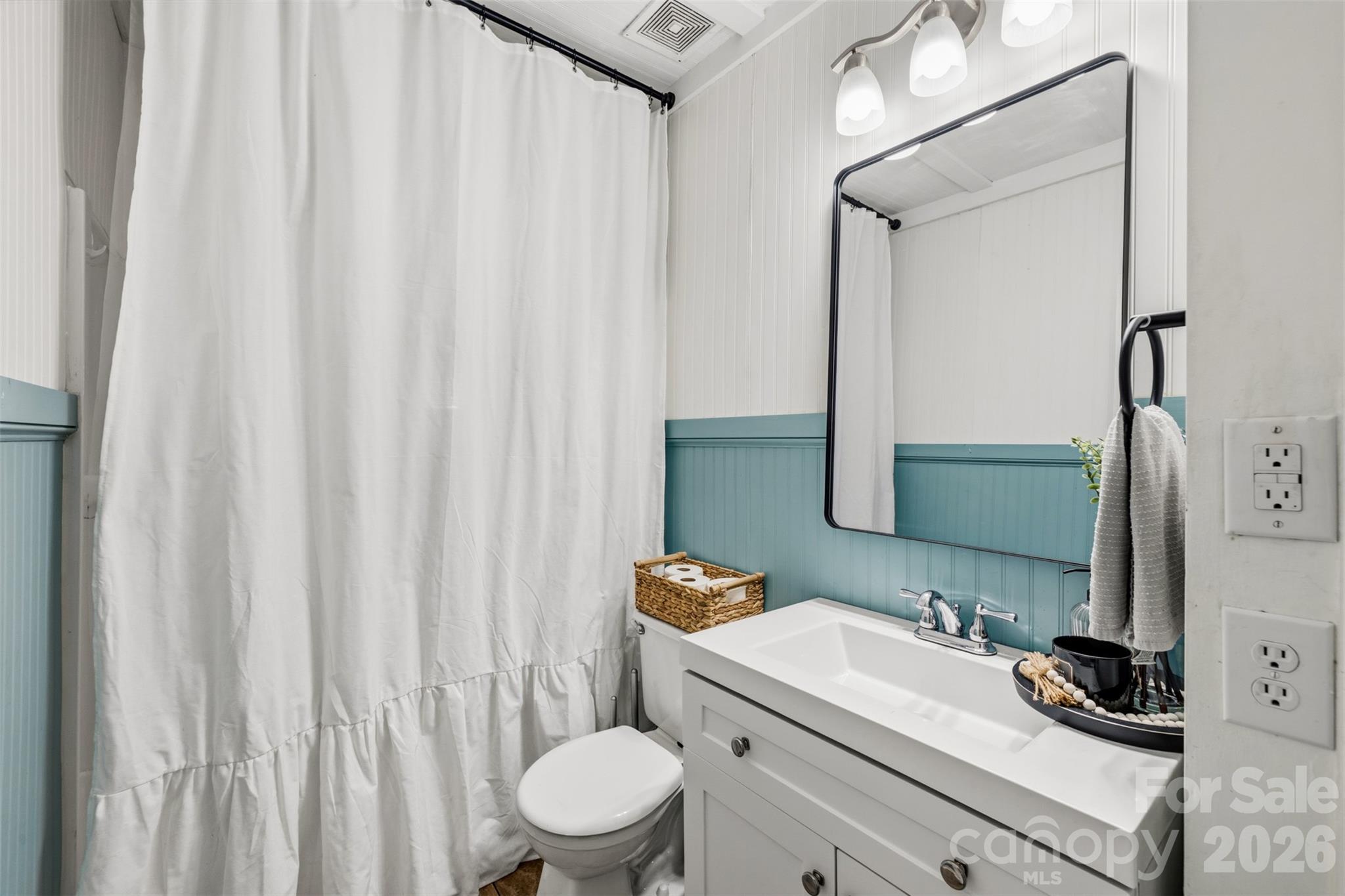 300 Harris Street Property Photo 14