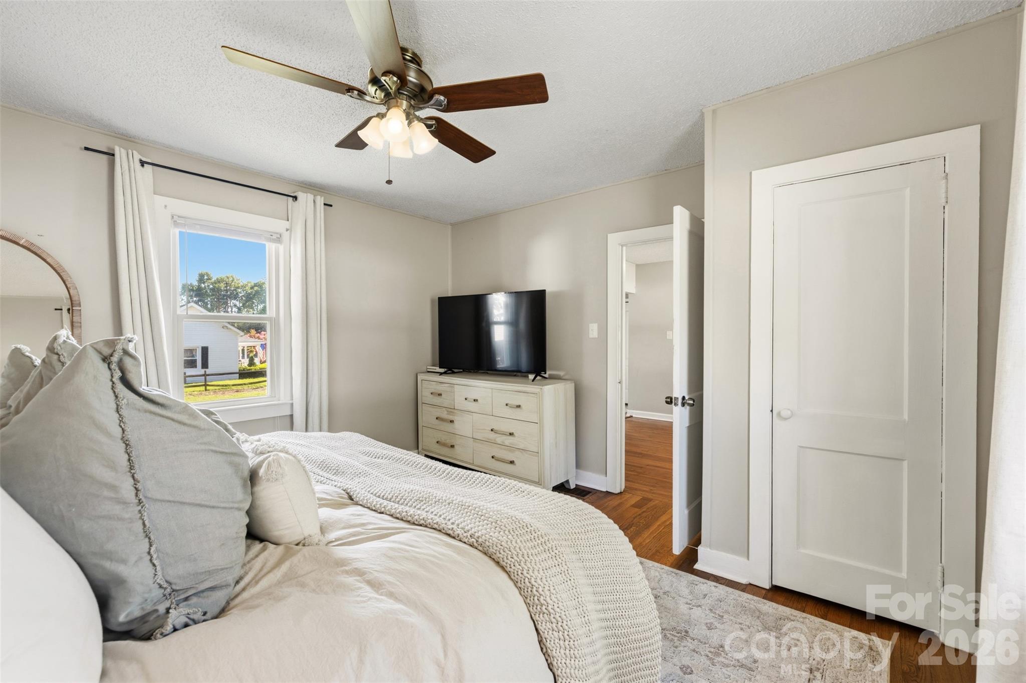 300 Harris Street Property Photo 20