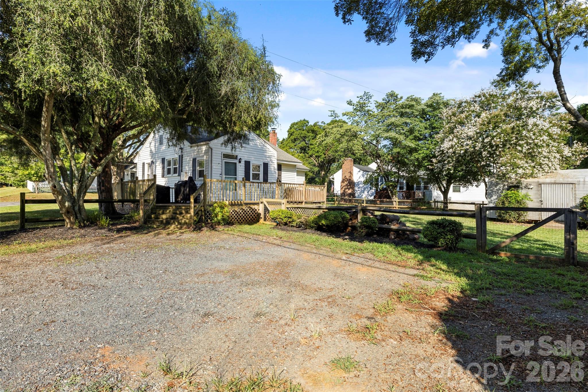 300 Harris Street Property Photo 25