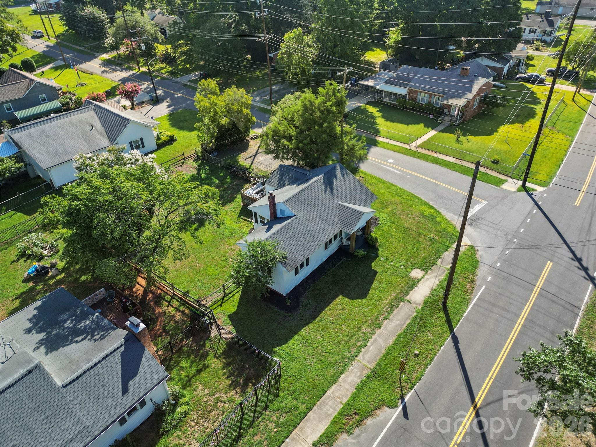 300 Harris Street Property Photo 31