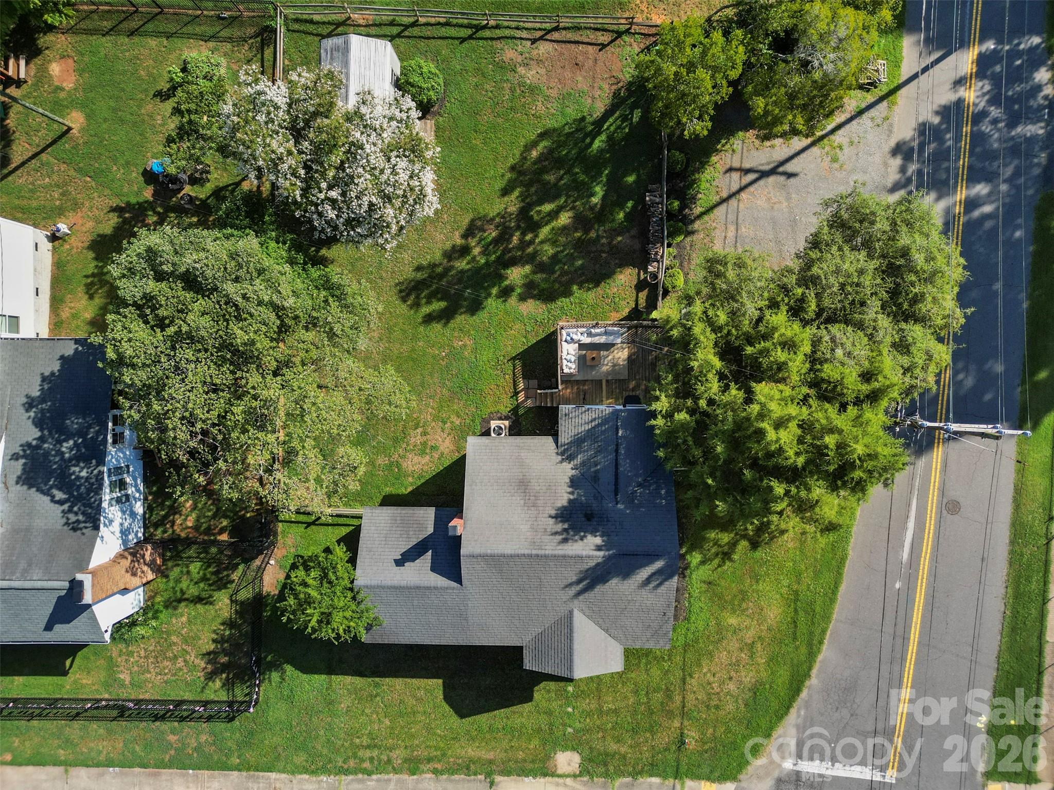300 Harris Street Property Photo 33