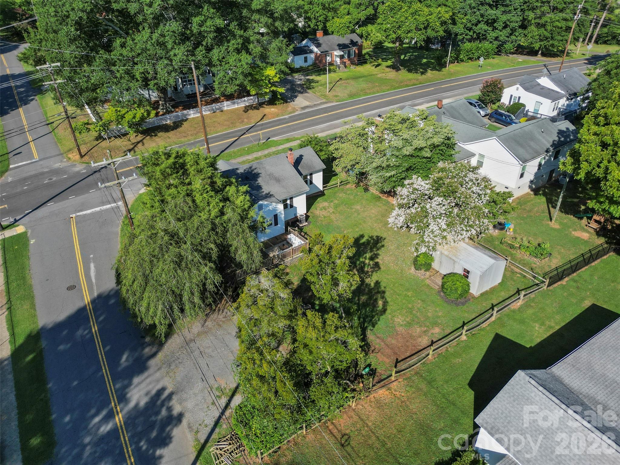 300 Harris Street Property Photo 34