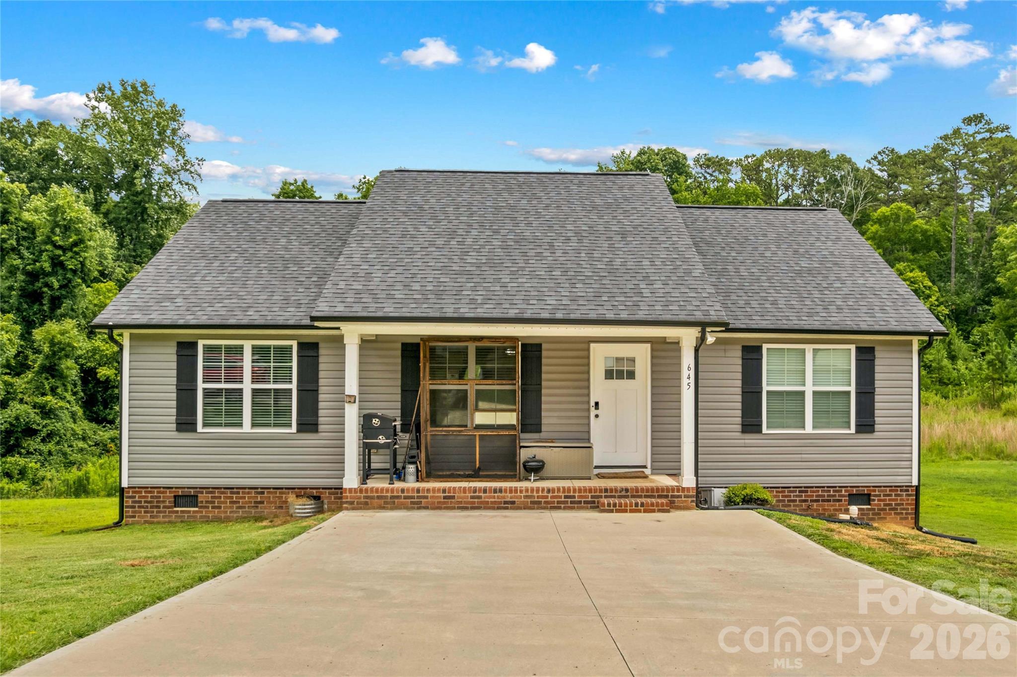 645 Harry Street Property Photo 1