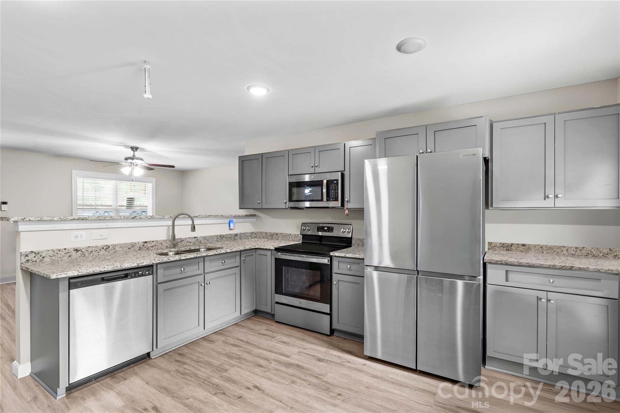 645 Harry Street Property Photo 8