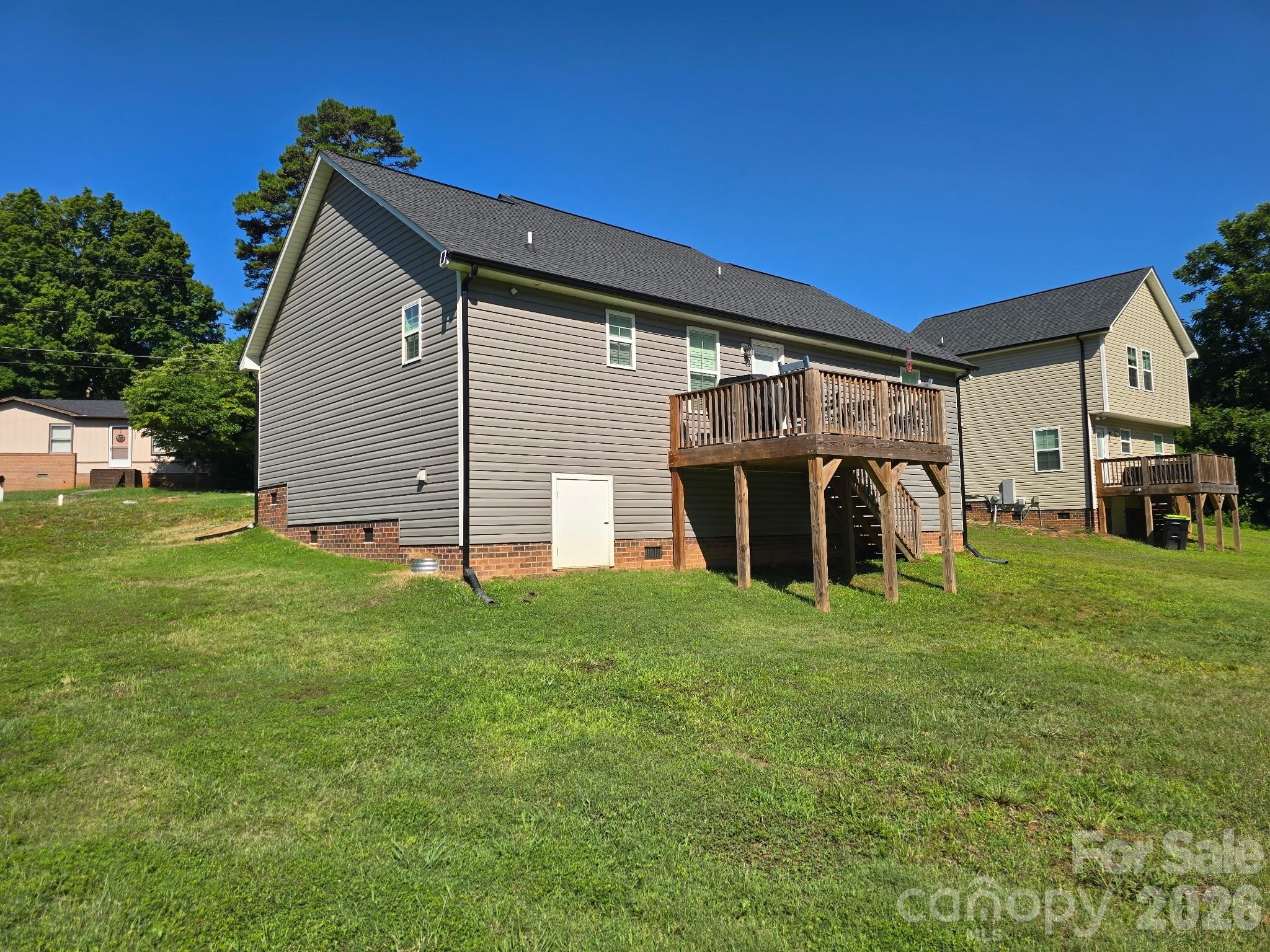 645 Harry Street Property Photo 25