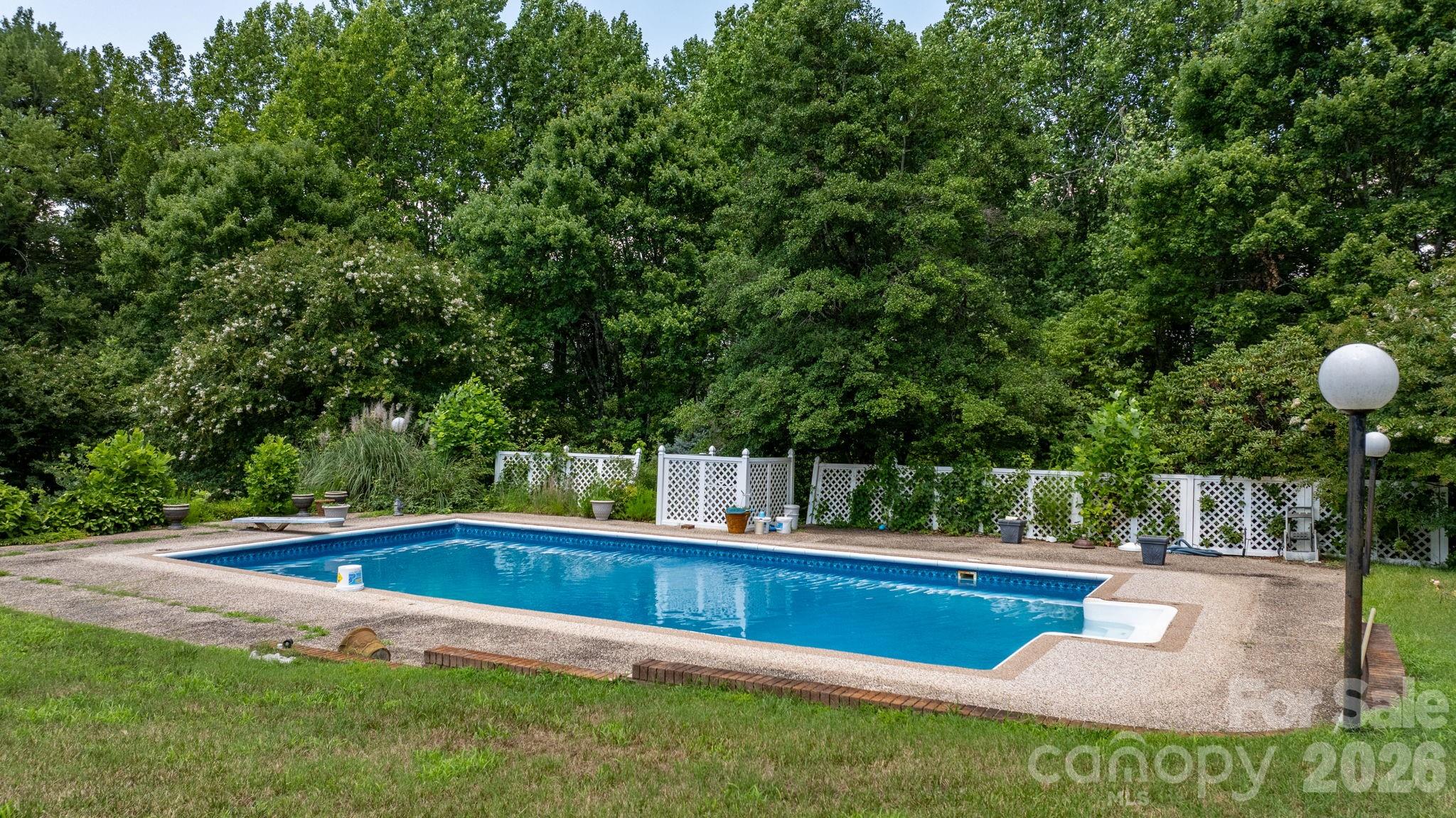 1335 36th Avenue Drive 20-27/d Property Photo 2