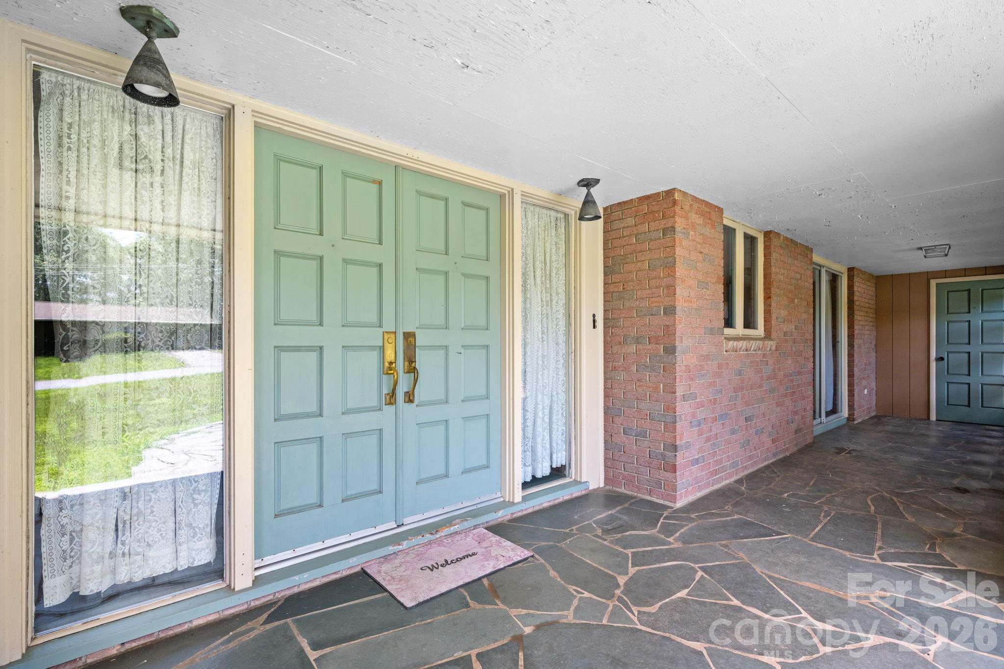 1335 36th Avenue Drive 20-27/d Property Photo 4