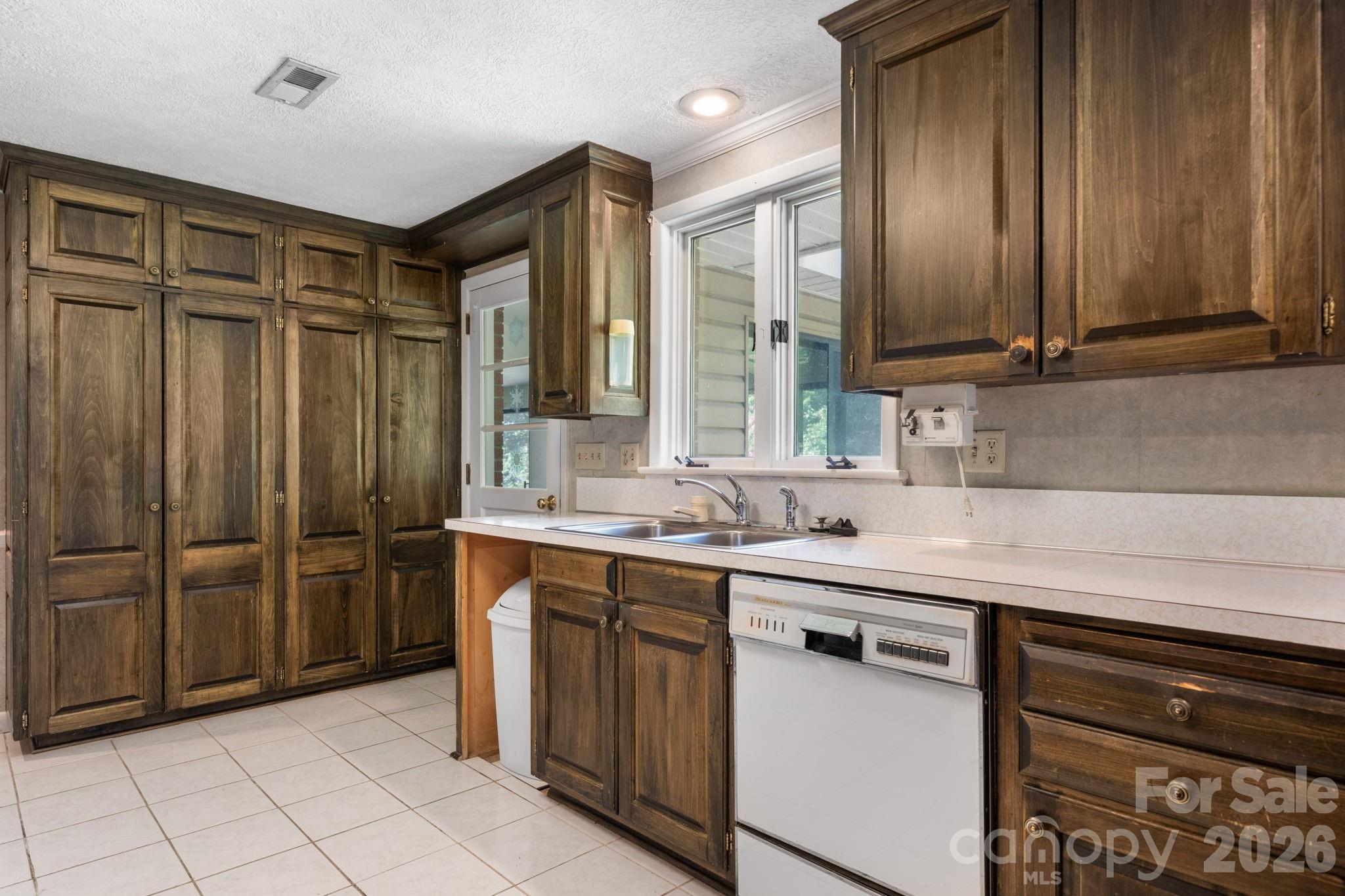 1335 36th Avenue Drive 20-27/d Property Photo 19