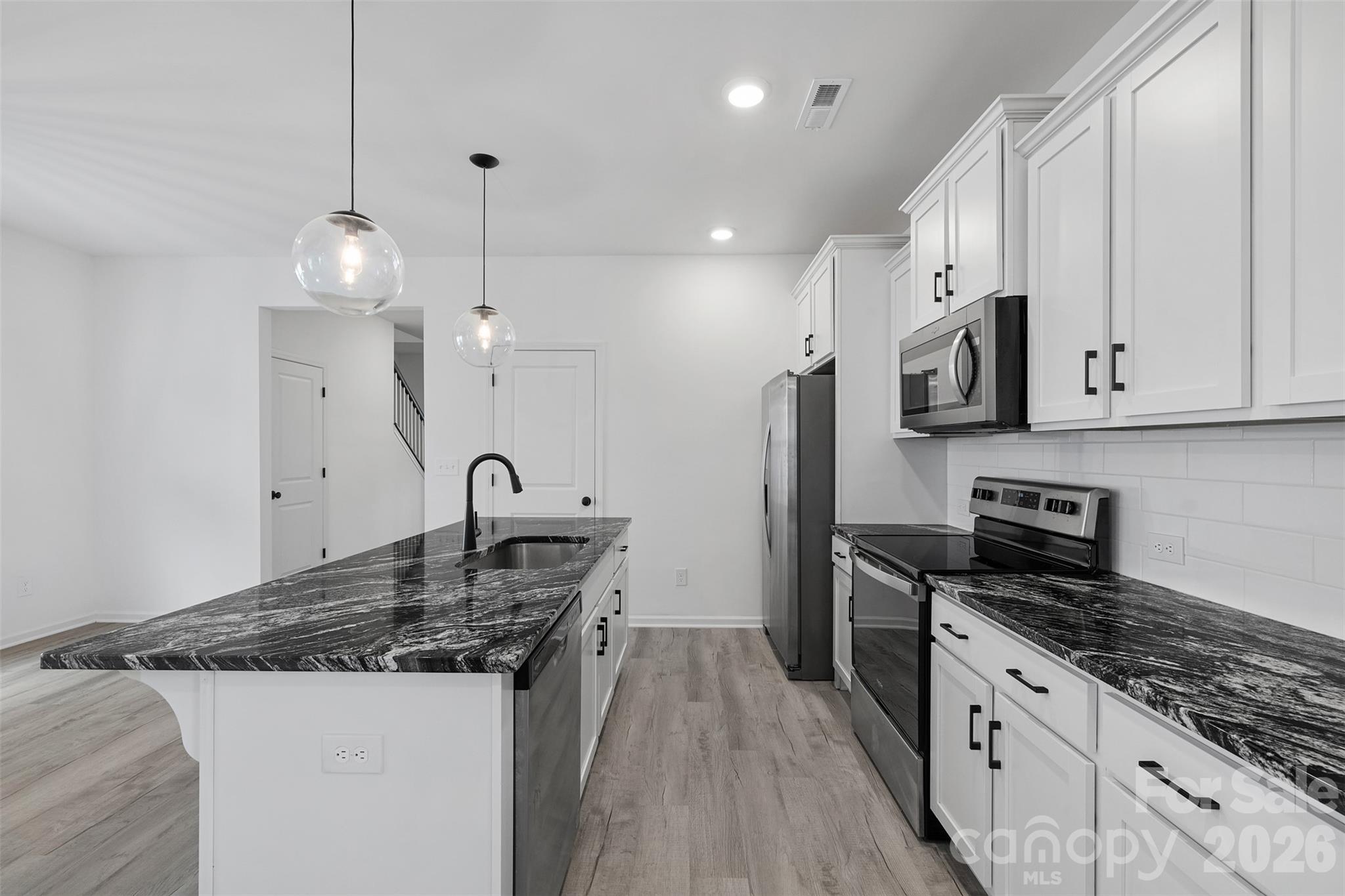 483 Switch Street Property Photo 6
