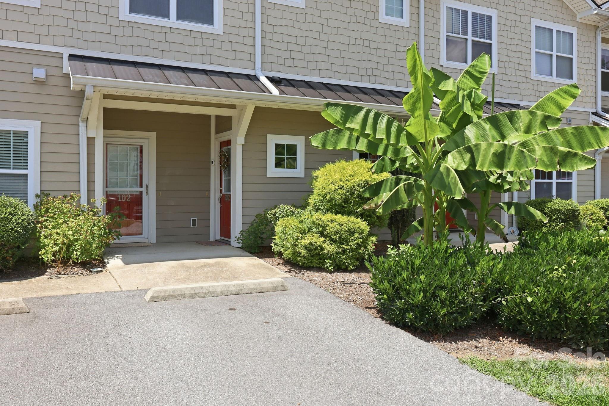 123 Foxden Drive 202 Property Photo 2