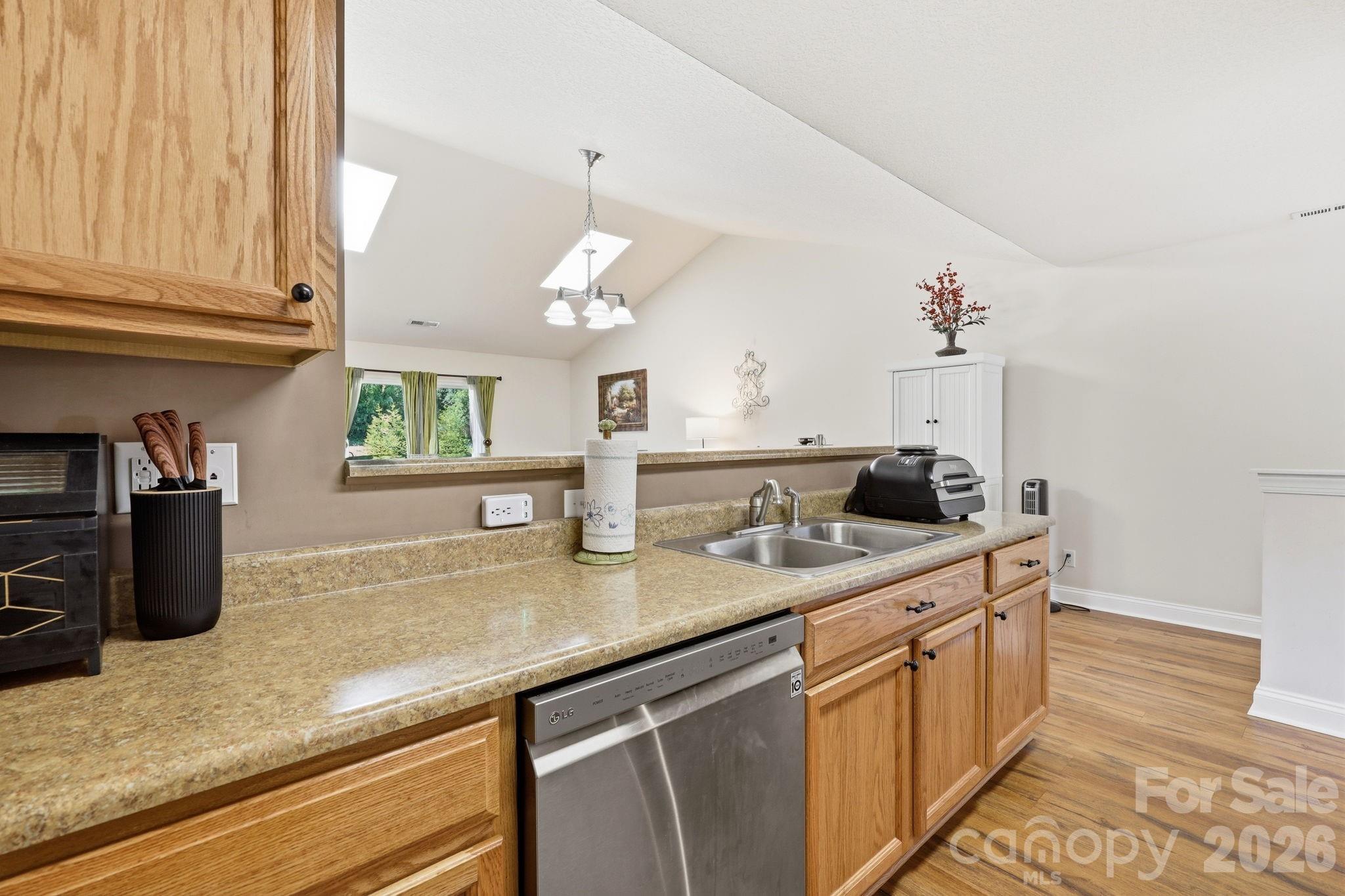 123 Foxden Drive 202 Property Photo 8