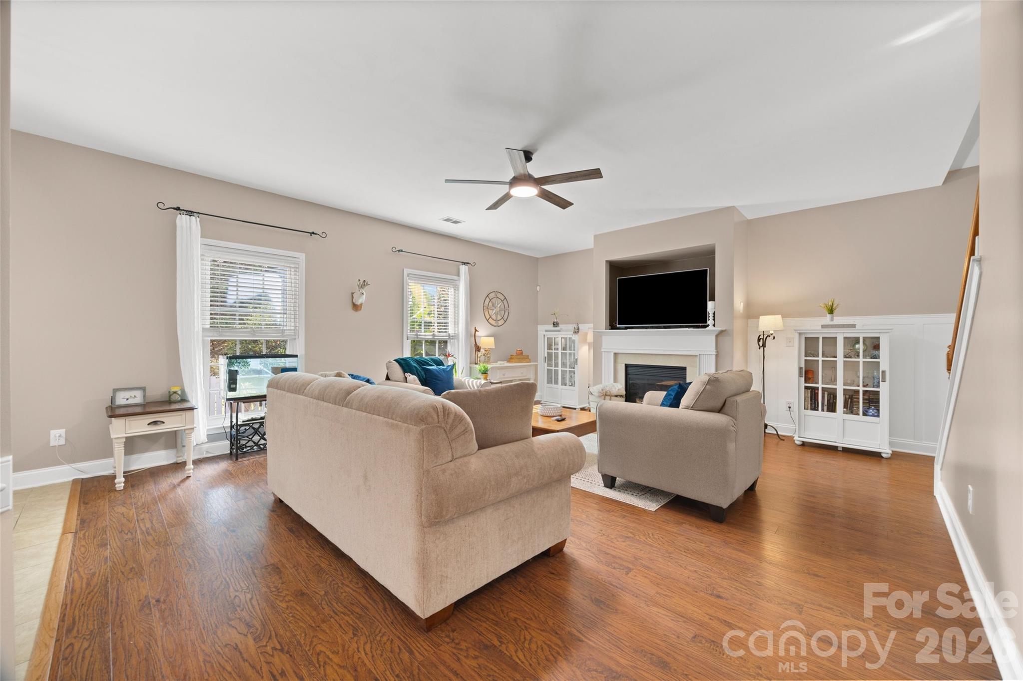 3339 Kingshire Way Property Photo 17