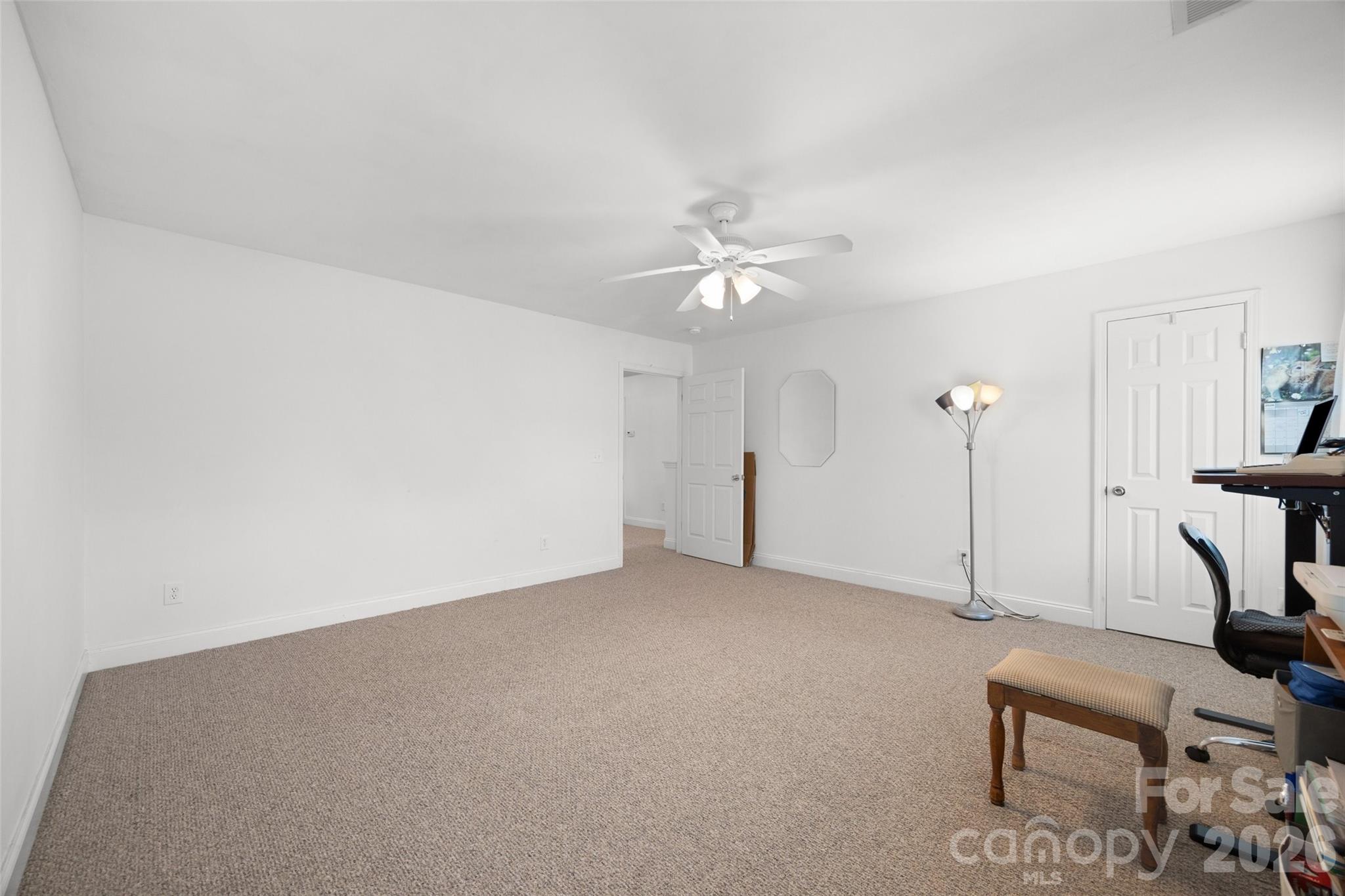 3339 Kingshire Way Property Photo 34