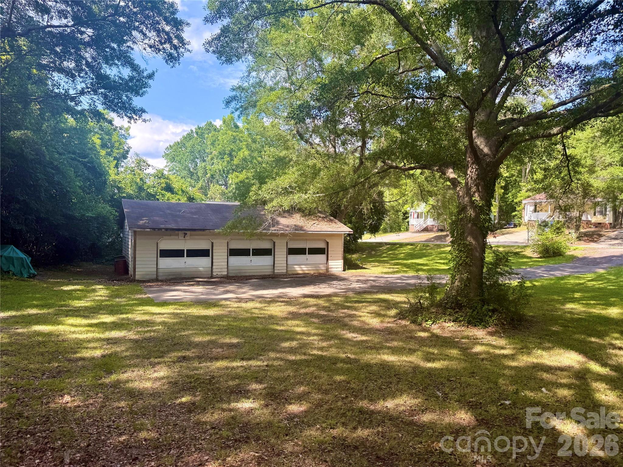 508 Chesterfield Avenue Property Photo 9