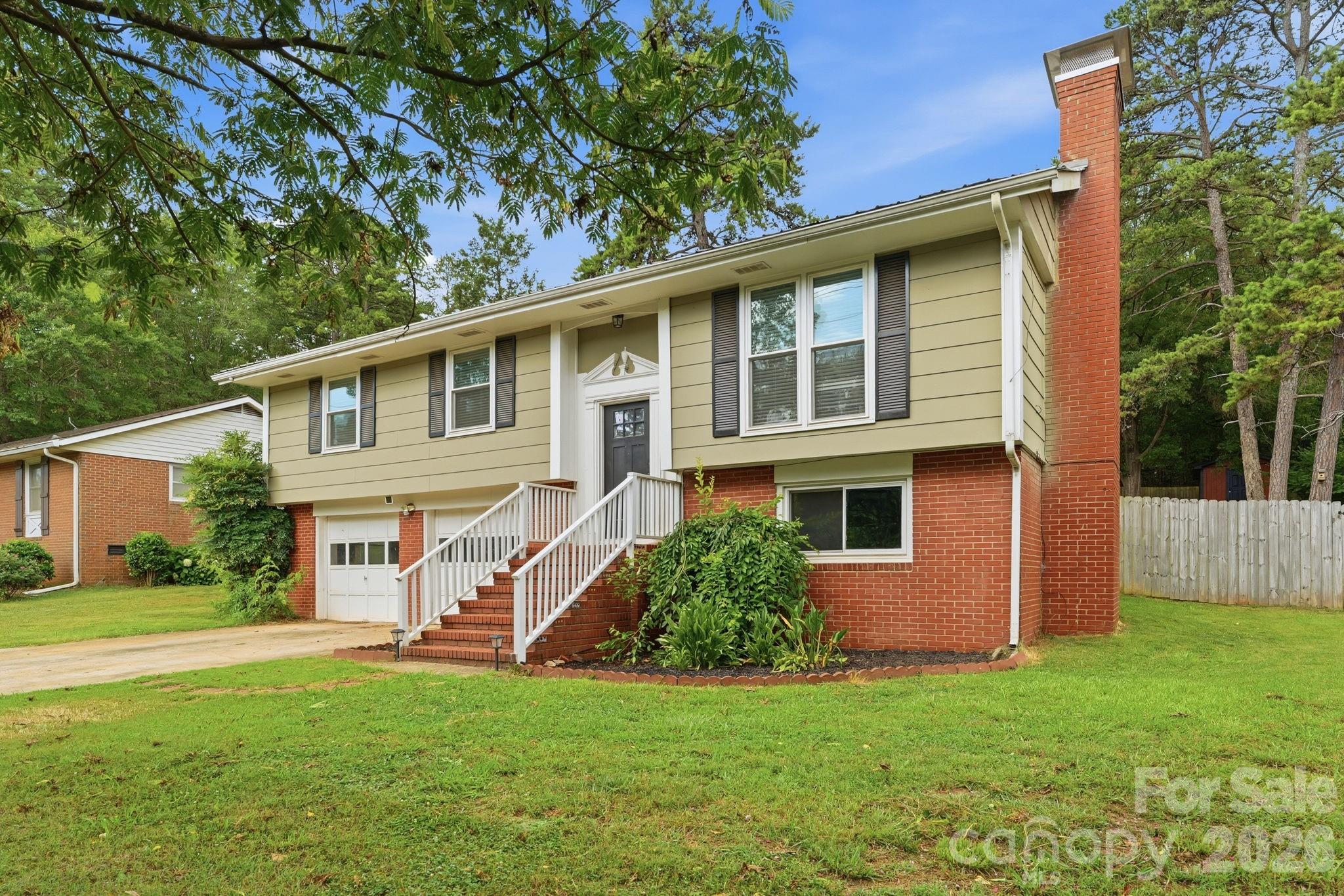2080 South Point Road Property Photo 4