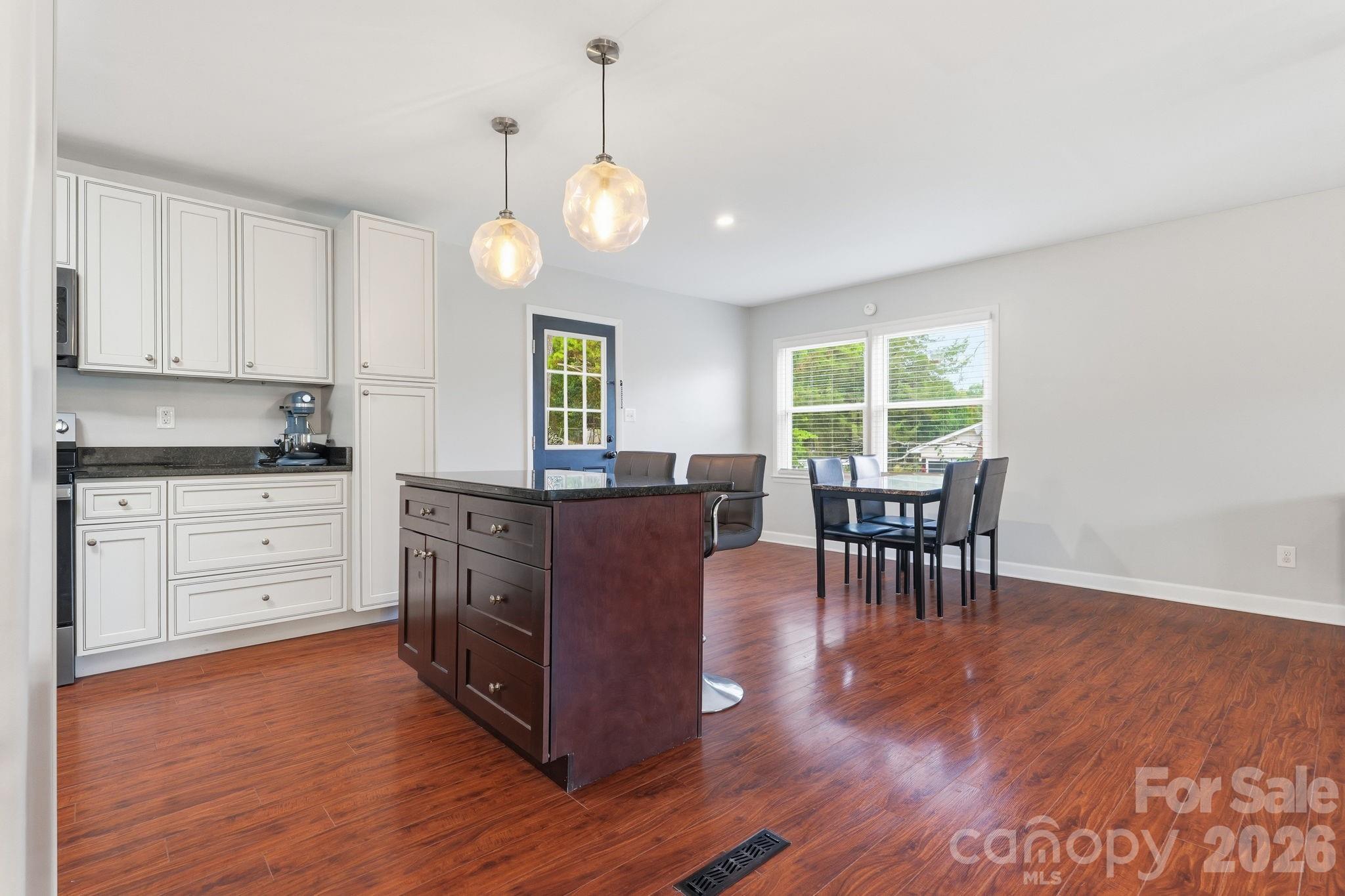 2080 South Point Road Property Photo 8
