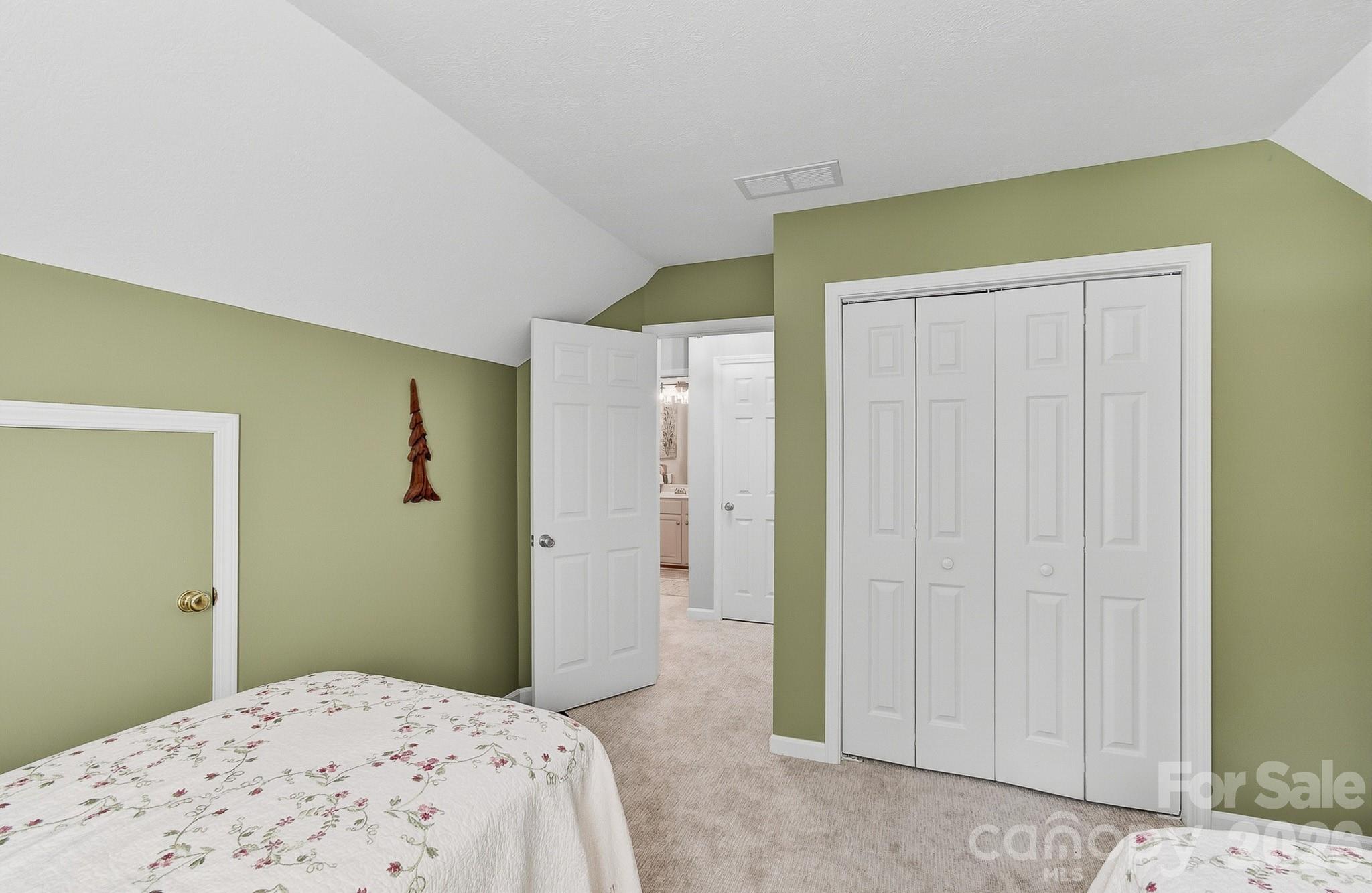 28 Secretariat Drive Property Photo 39