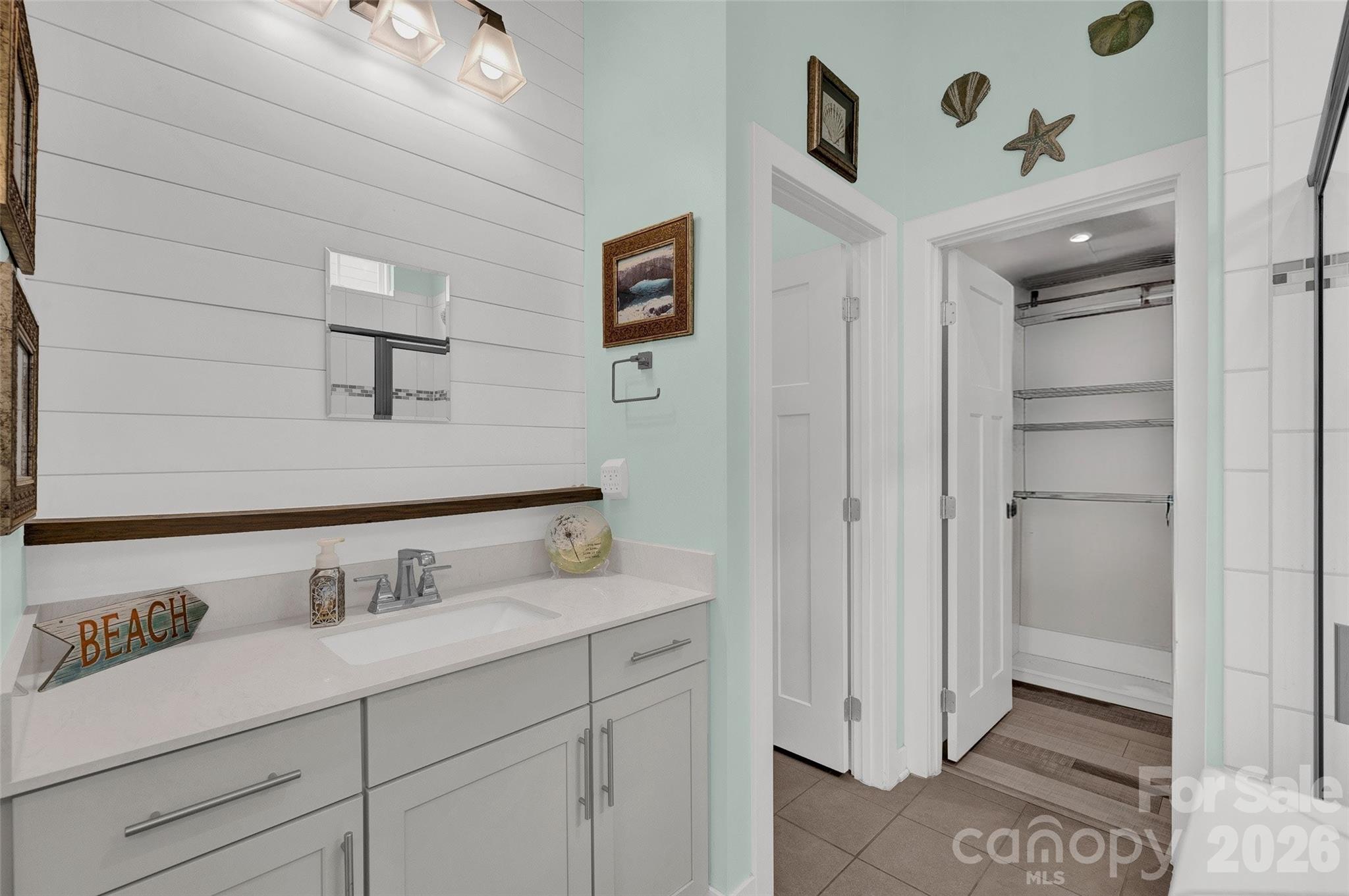 11216 Vanguard Parkway 395 Property Photo 21