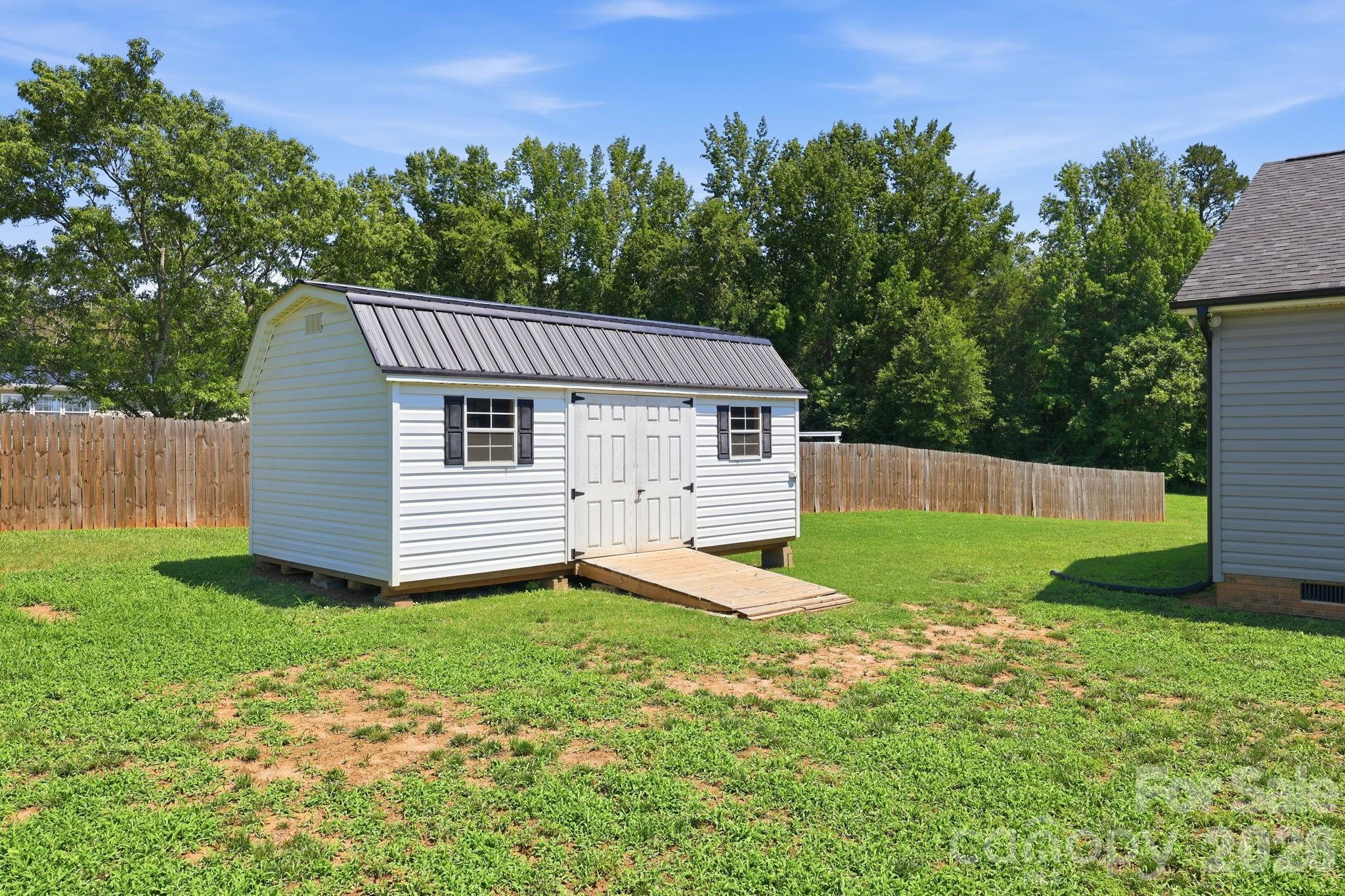 140 Smoke Lane Property Photo 37