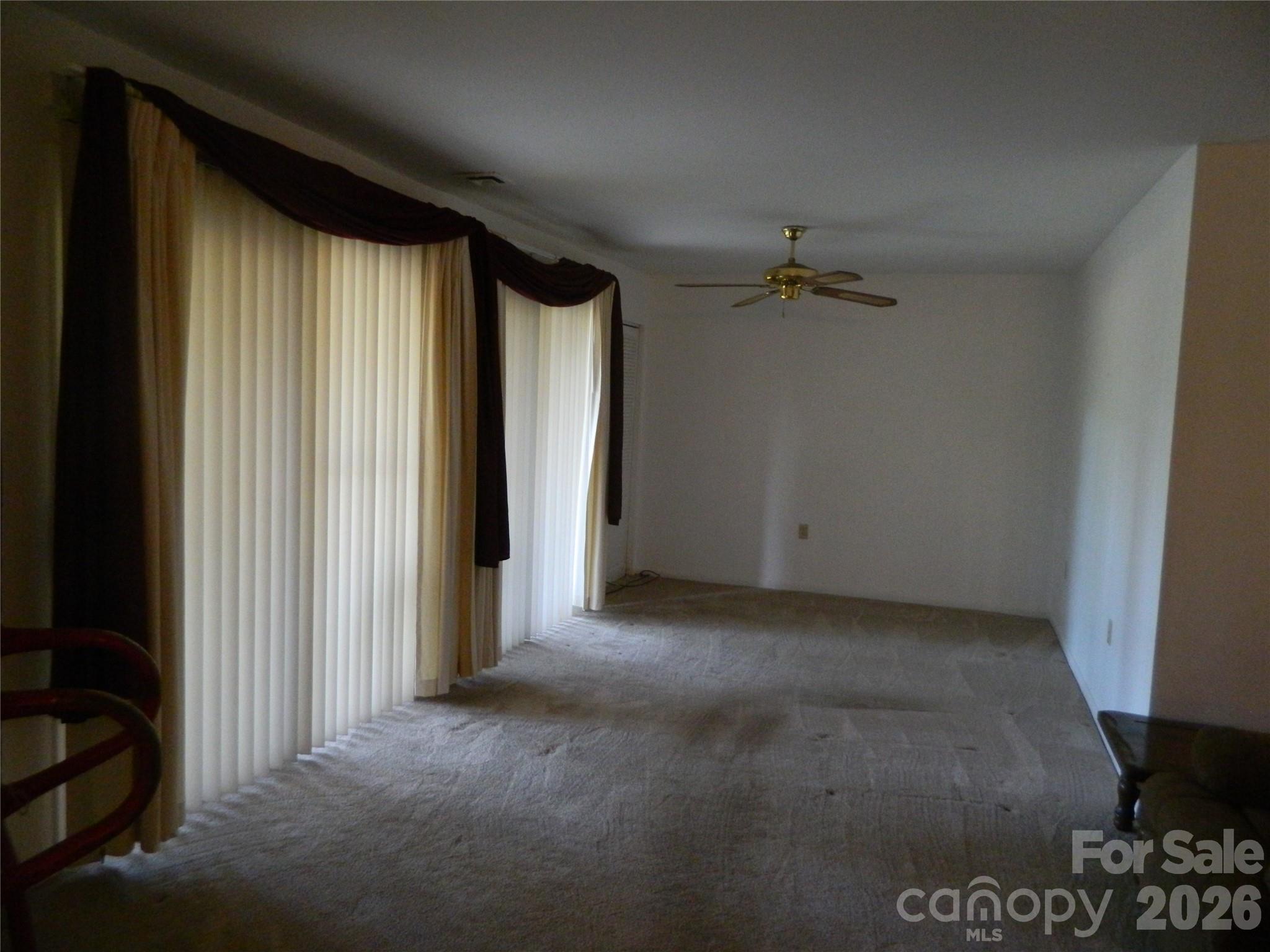 4902 Spring Lake Drive Property Photo 6
